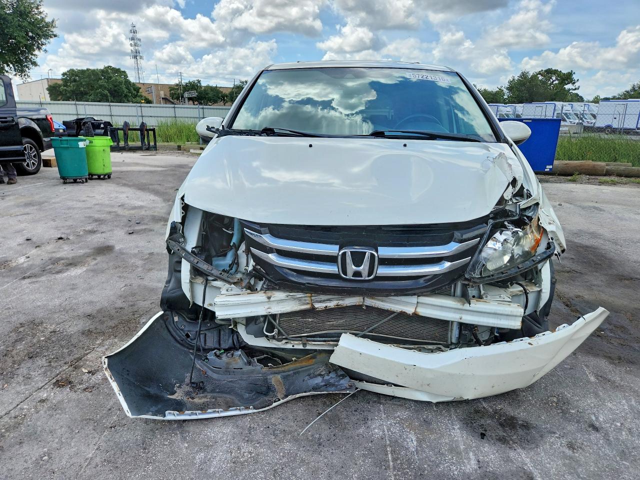 2015 Honda Odyssey Touring White vin: 5FNRL5H92FB041920