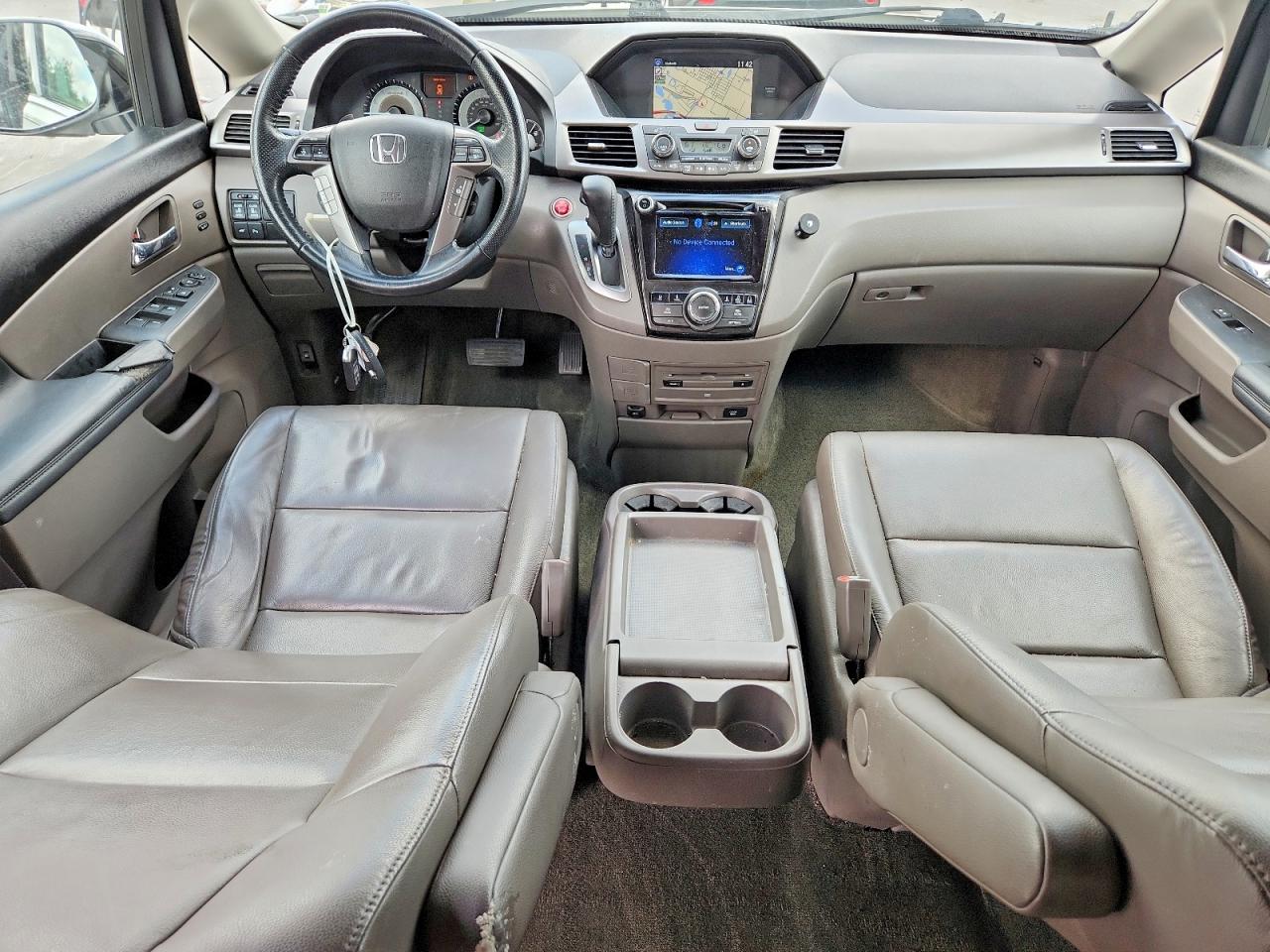 2015 Honda Odyssey Touring White vin: 5FNRL5H92FB041920