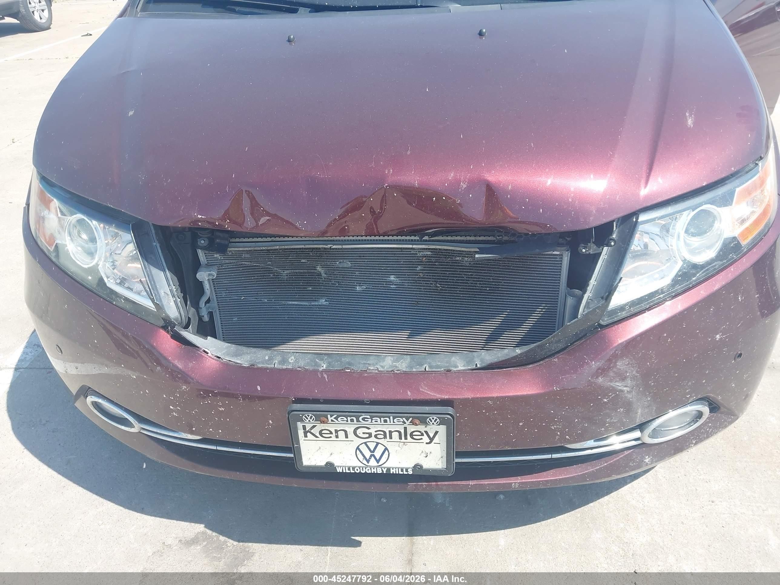 2015 Honda Odyssey Touring/touring Elite Burgundy vin: 5FNRL5H92FB049113