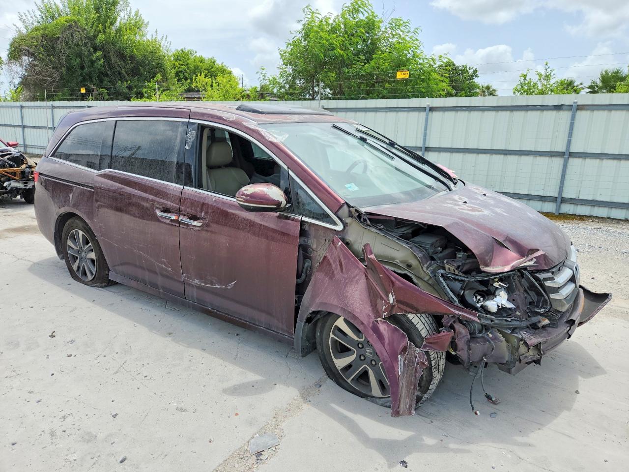2015 Honda Odyssey Touring Maroon vin: 5FNRL5H92FB063738