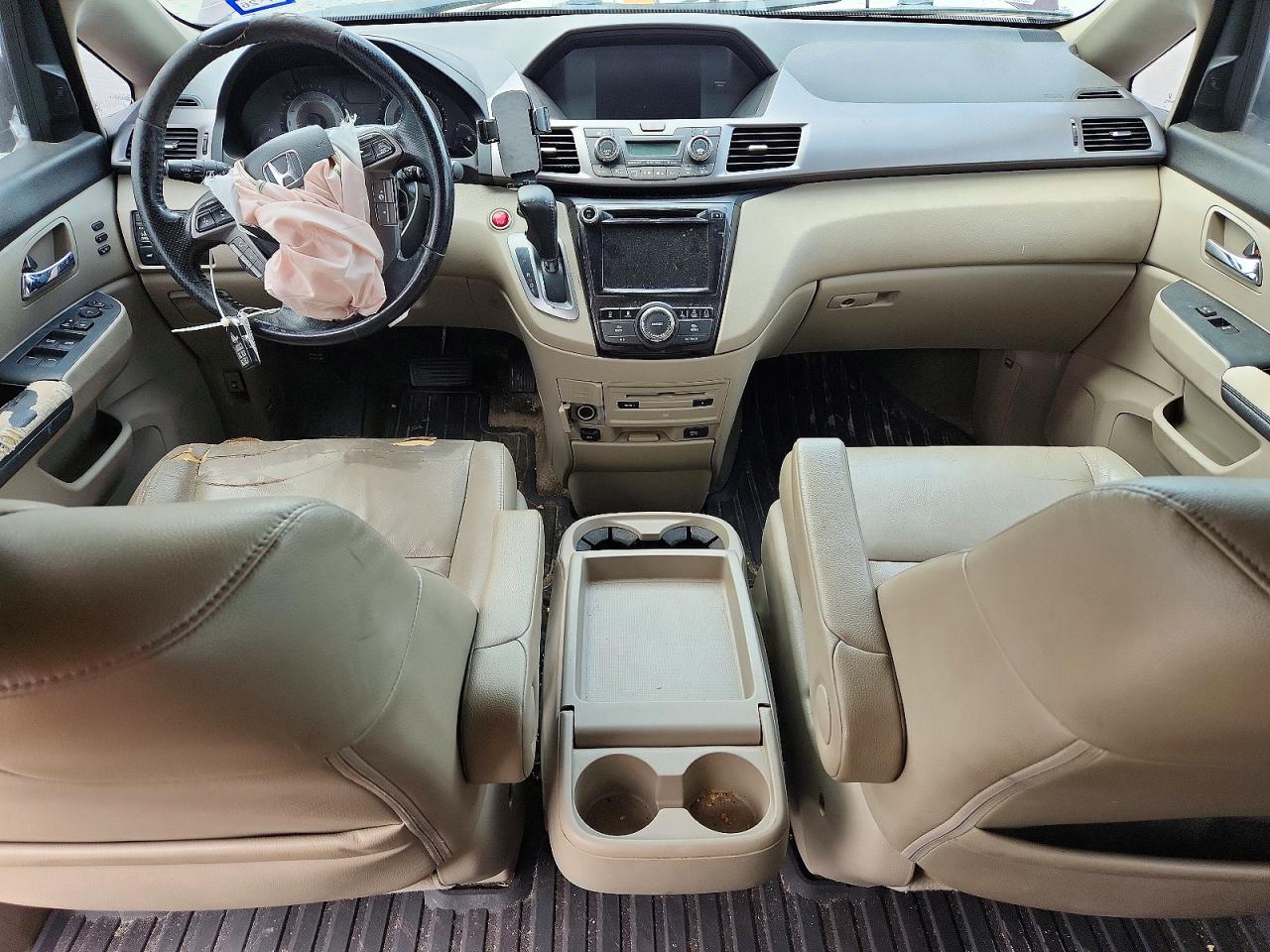 2015 Honda Odyssey Touring Maroon vin: 5FNRL5H92FB063738