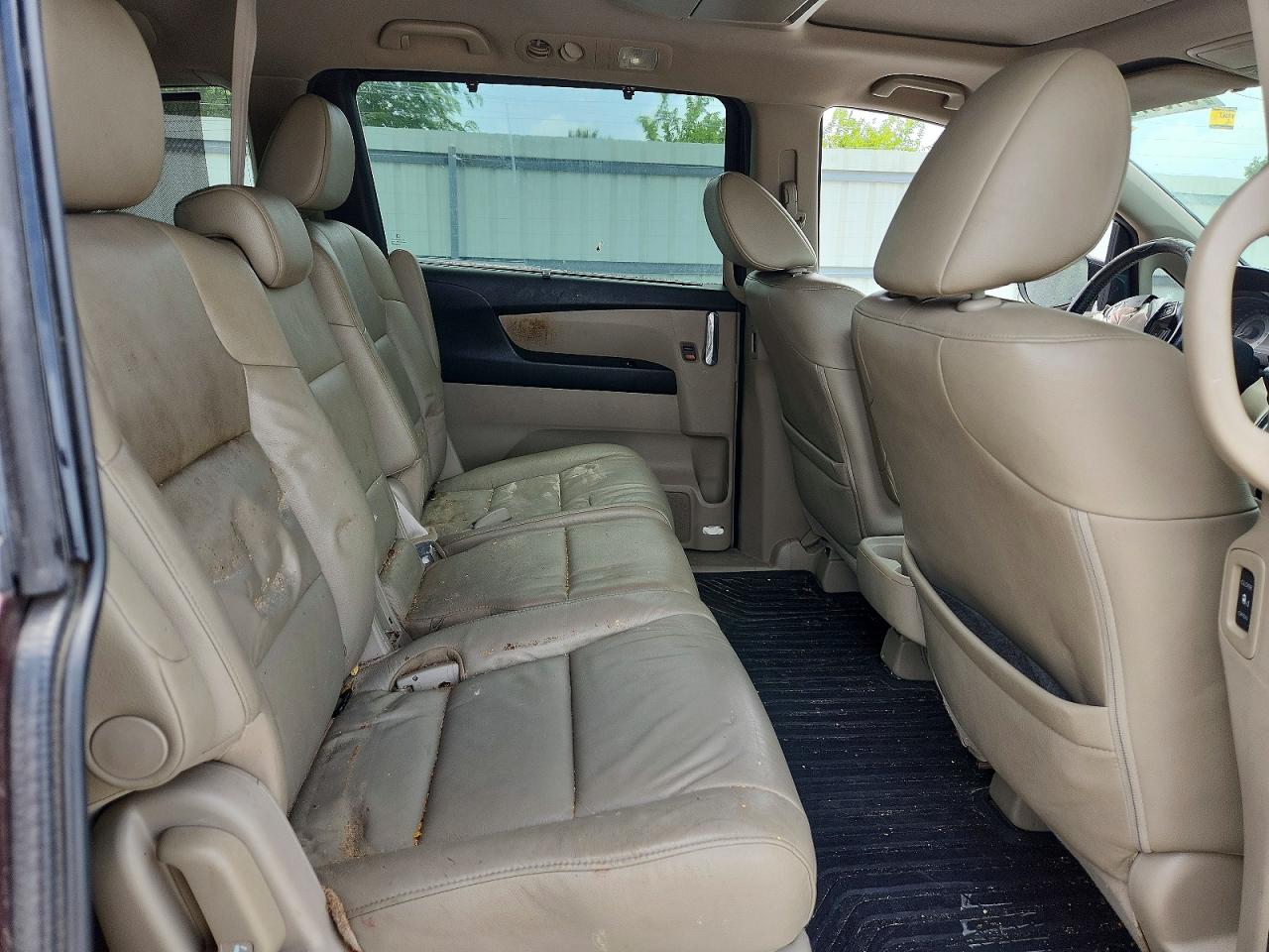 2015 Honda Odyssey Touring Maroon vin: 5FNRL5H92FB063738