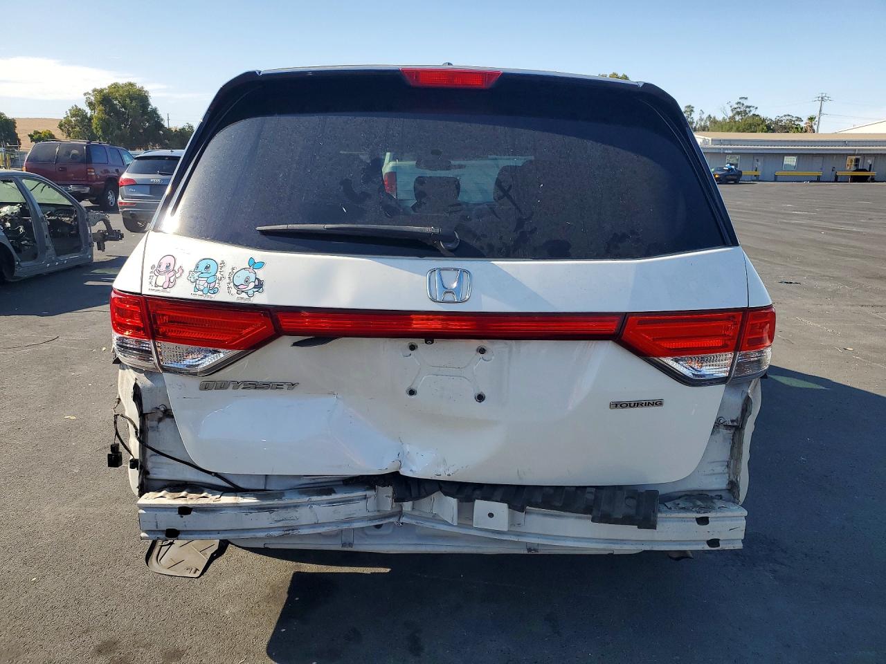 2015 Honda Odyssey Touring White vin: 5FNRL5H92FB082306