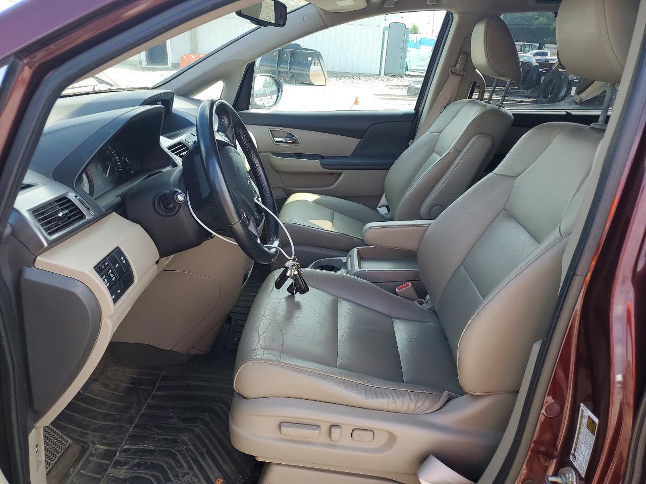 2015 Honda Odyssey Touring Темно-бордовый vin: 5FNRL5H92FB110038