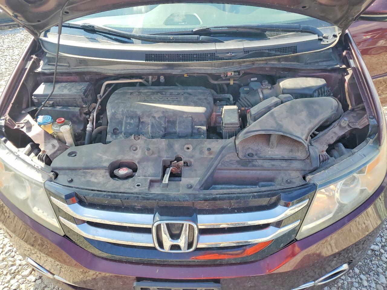2015 Honda Odyssey Touring Темно-бордовый vin: 5FNRL5H92FB110038