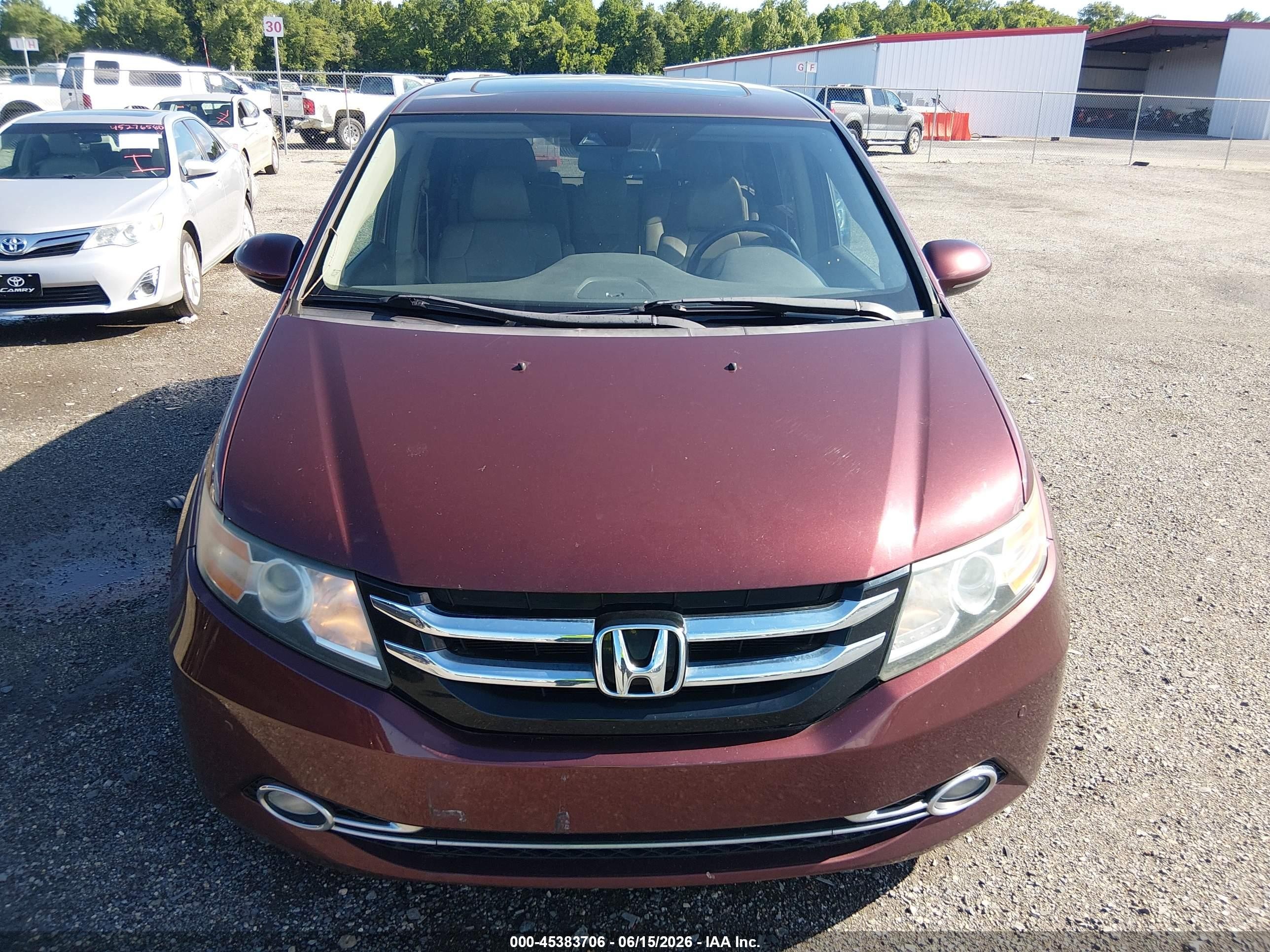 2016 Honda Odyssey Touring/touring Elite Burgundy vin: 5FNRL5H92GB093100