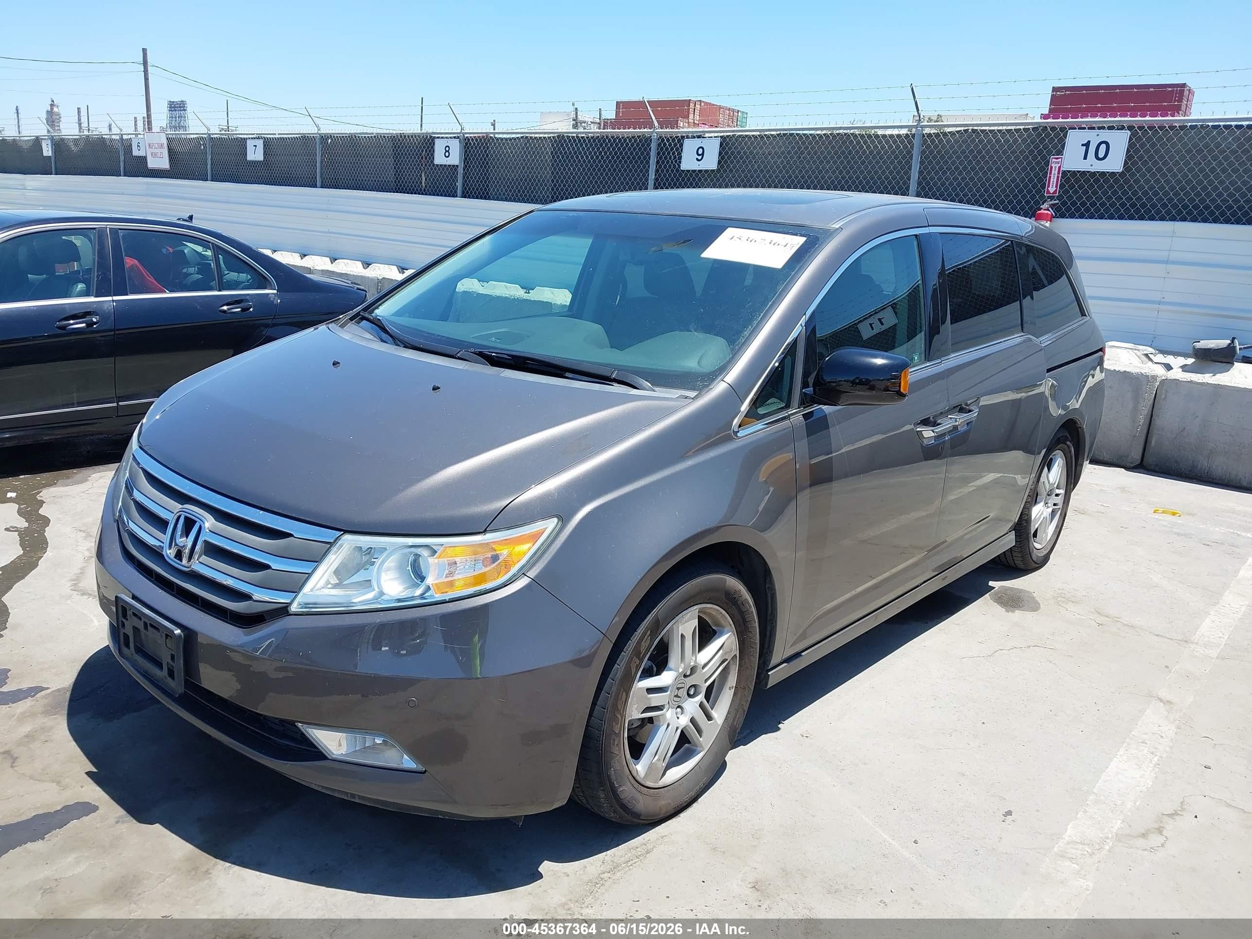 2011 Honda Odyssey Touring/touring Elite Gray vin: 5FNRL5H93BB006037