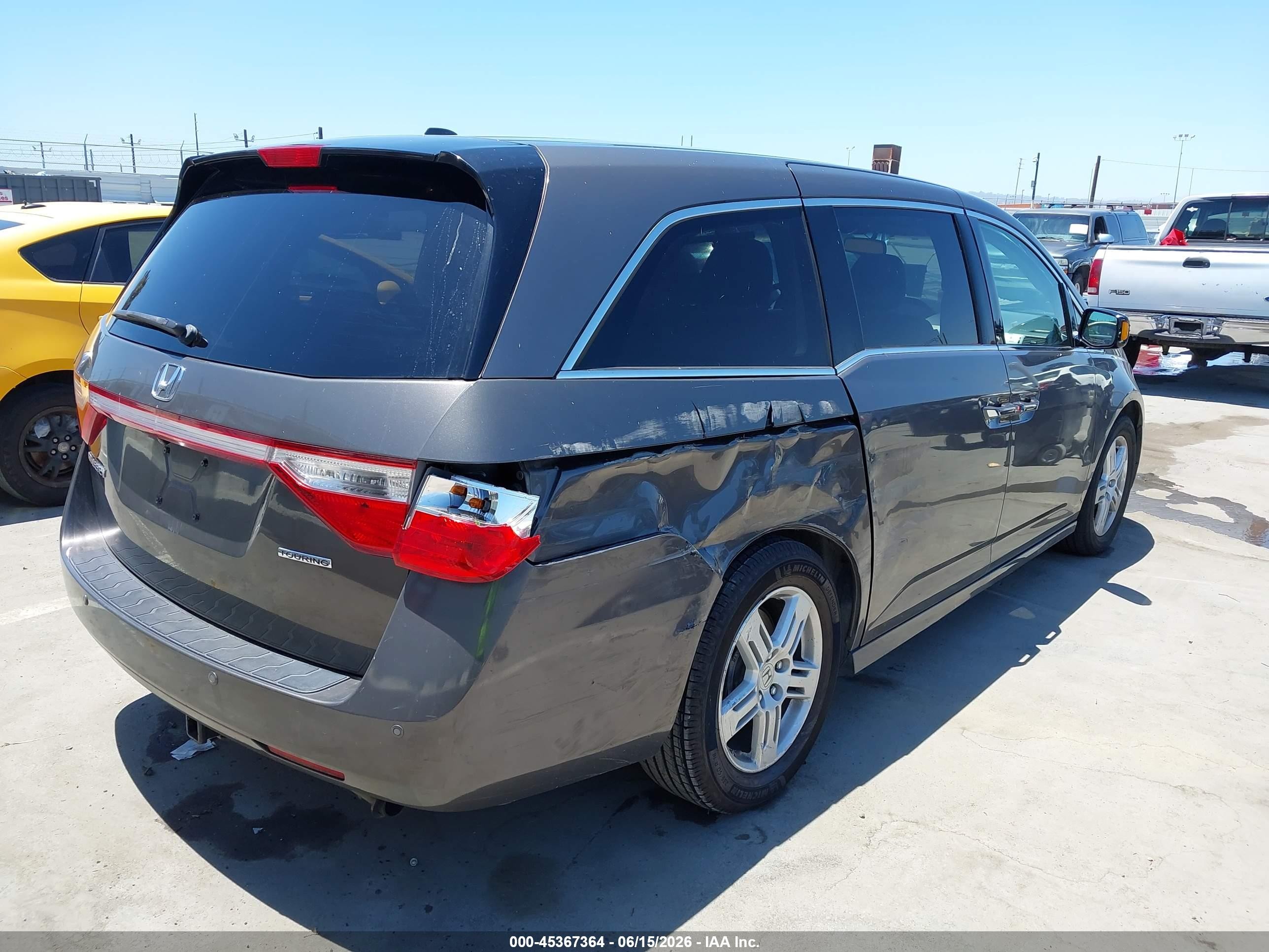2011 Honda Odyssey Touring/touring Elite Gray vin: 5FNRL5H93BB006037