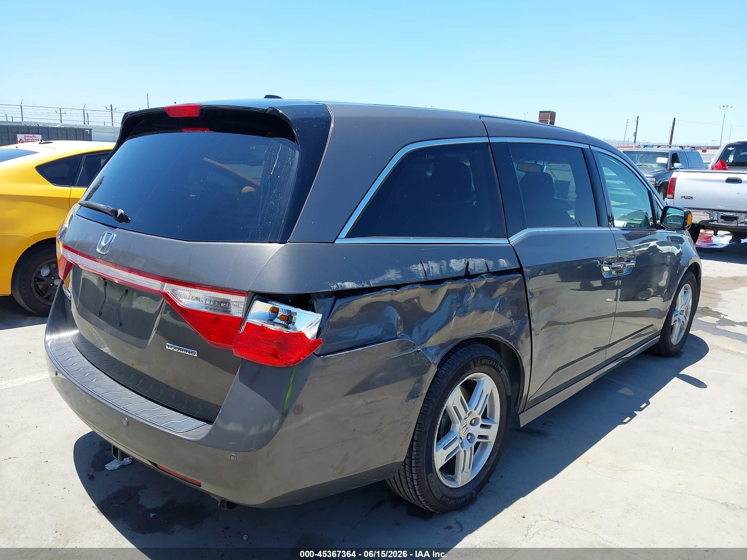 2011 Honda Odyssey Touring/touring Elite Gray vin: 5FNRL5H93BB006037