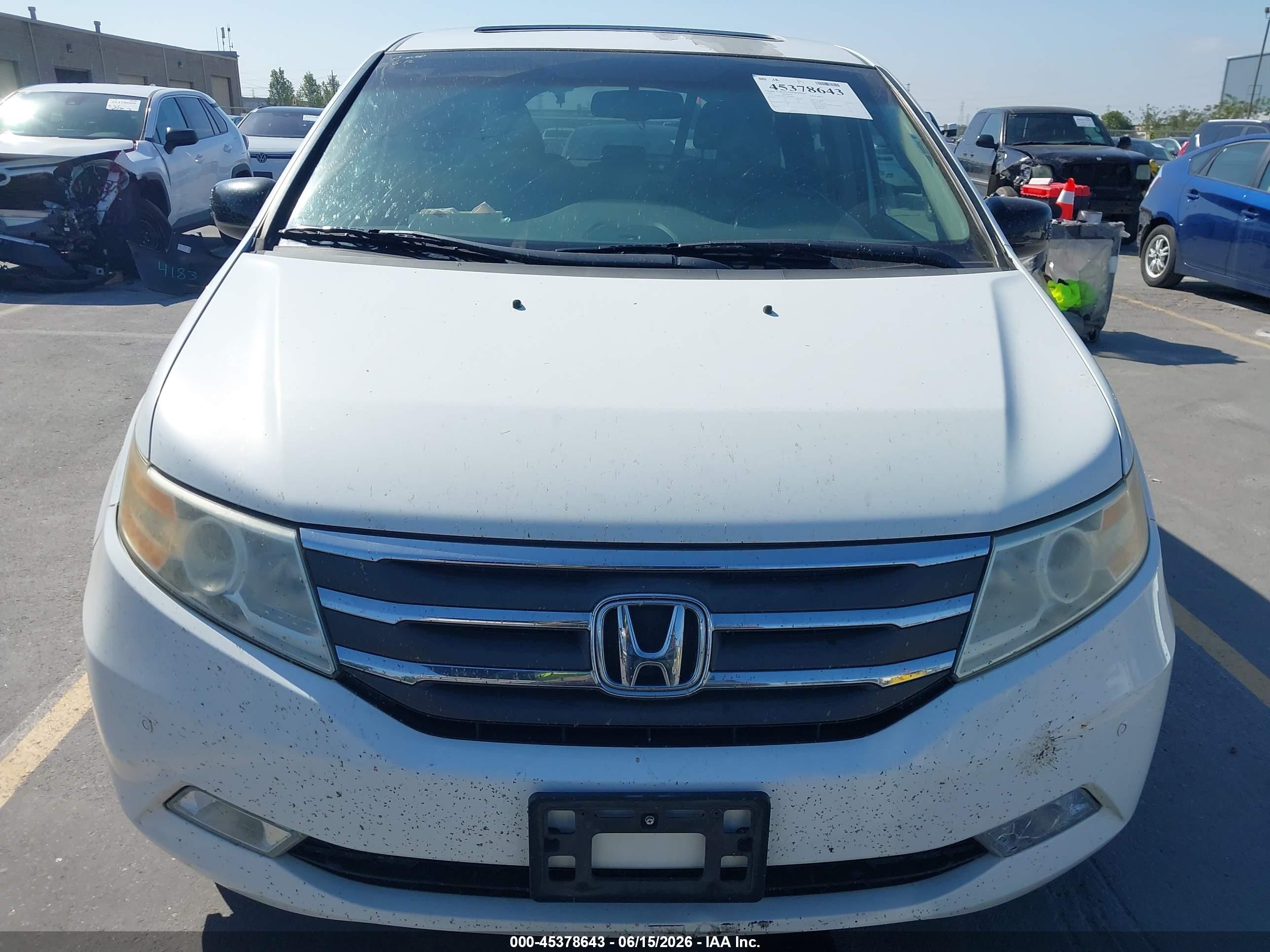 2011 Honda Odyssey Touring/touring Elite White vin: 5FNRL5H93BB008662