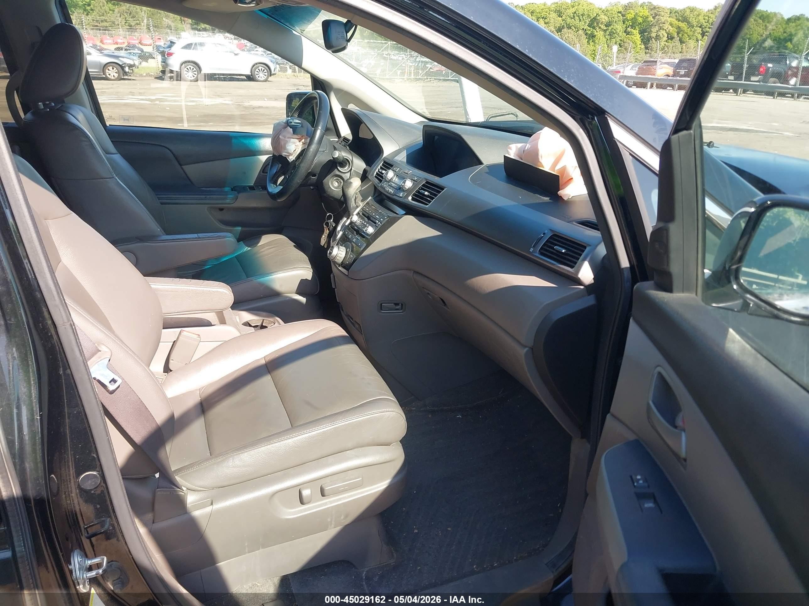 2011 Honda Odyssey Touring/touring Elite Black vin: 5FNRL5H93BB041855