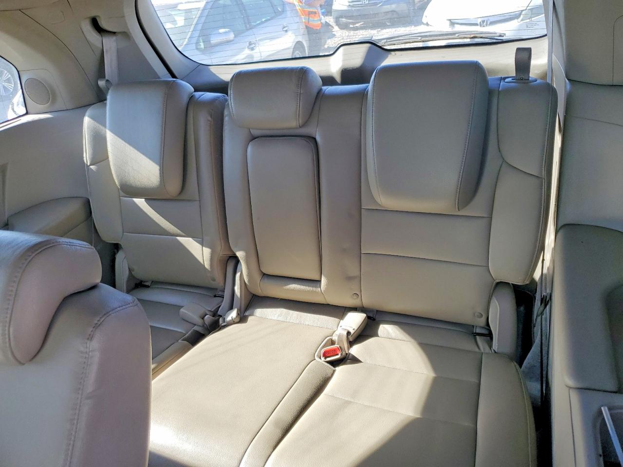 2011 Honda Odyssey Touring White vin: 5FNRL5H93BB043752