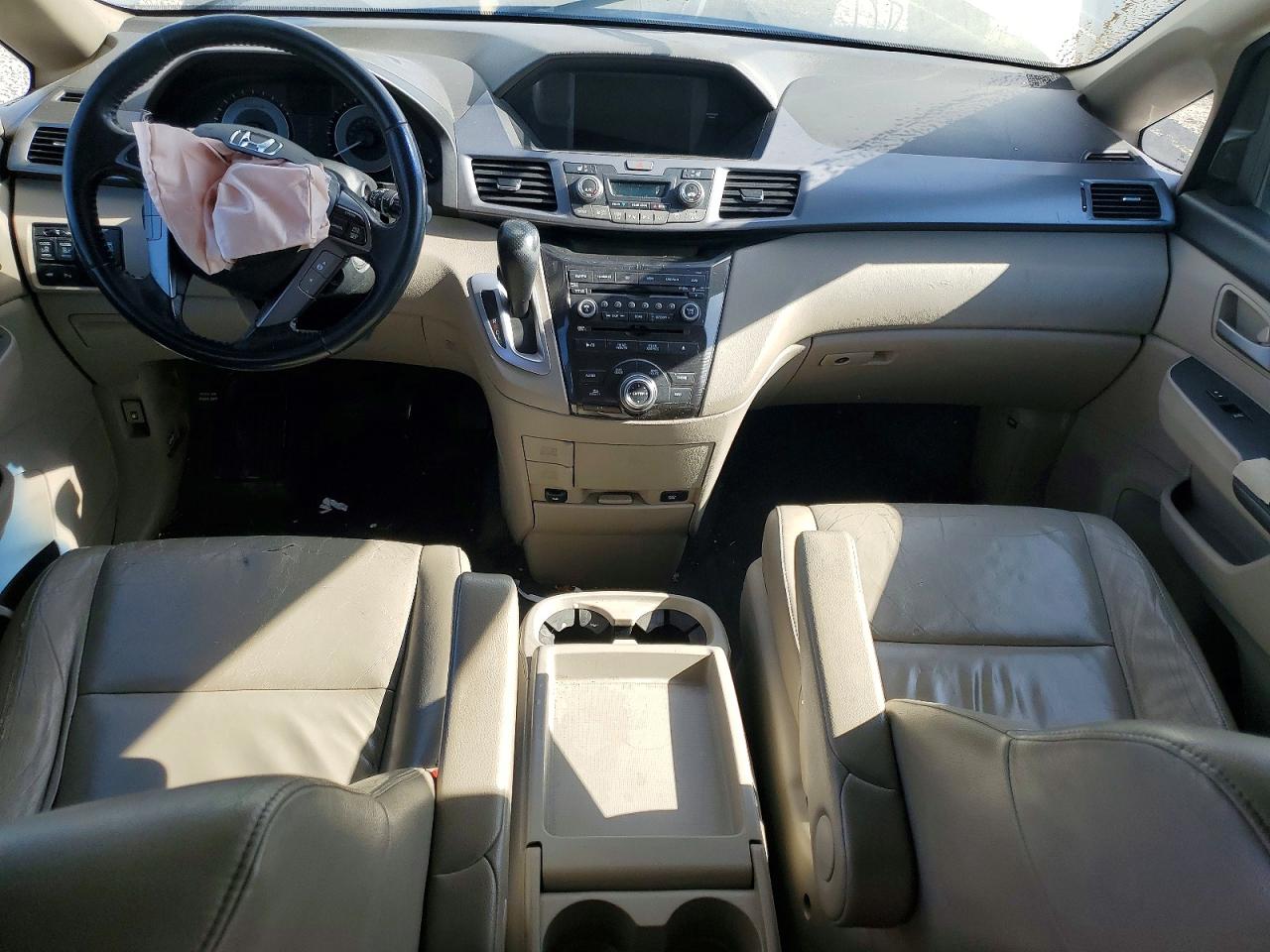 2011 Honda Odyssey Touring White vin: 5FNRL5H93BB043752