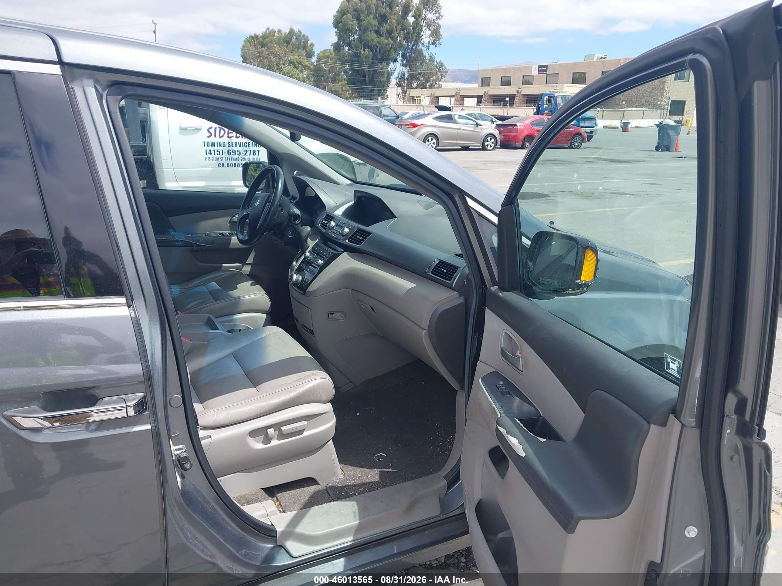 2011 Honda Odyssey Touring/touring Elite Gray vin: 5FNRL5H93BB055643