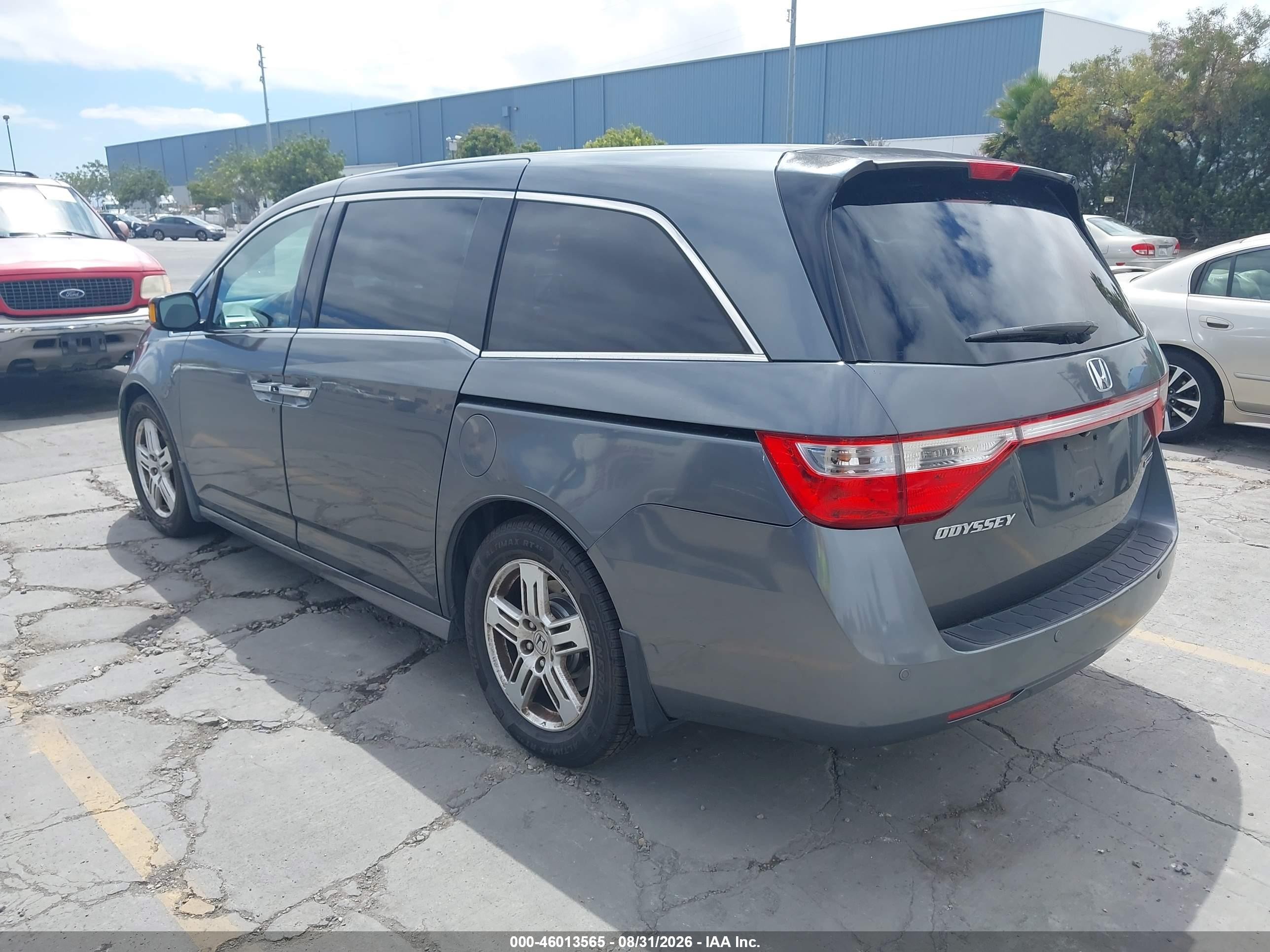 2011 Honda Odyssey Touring/touring Elite Gray vin: 5FNRL5H93BB055643