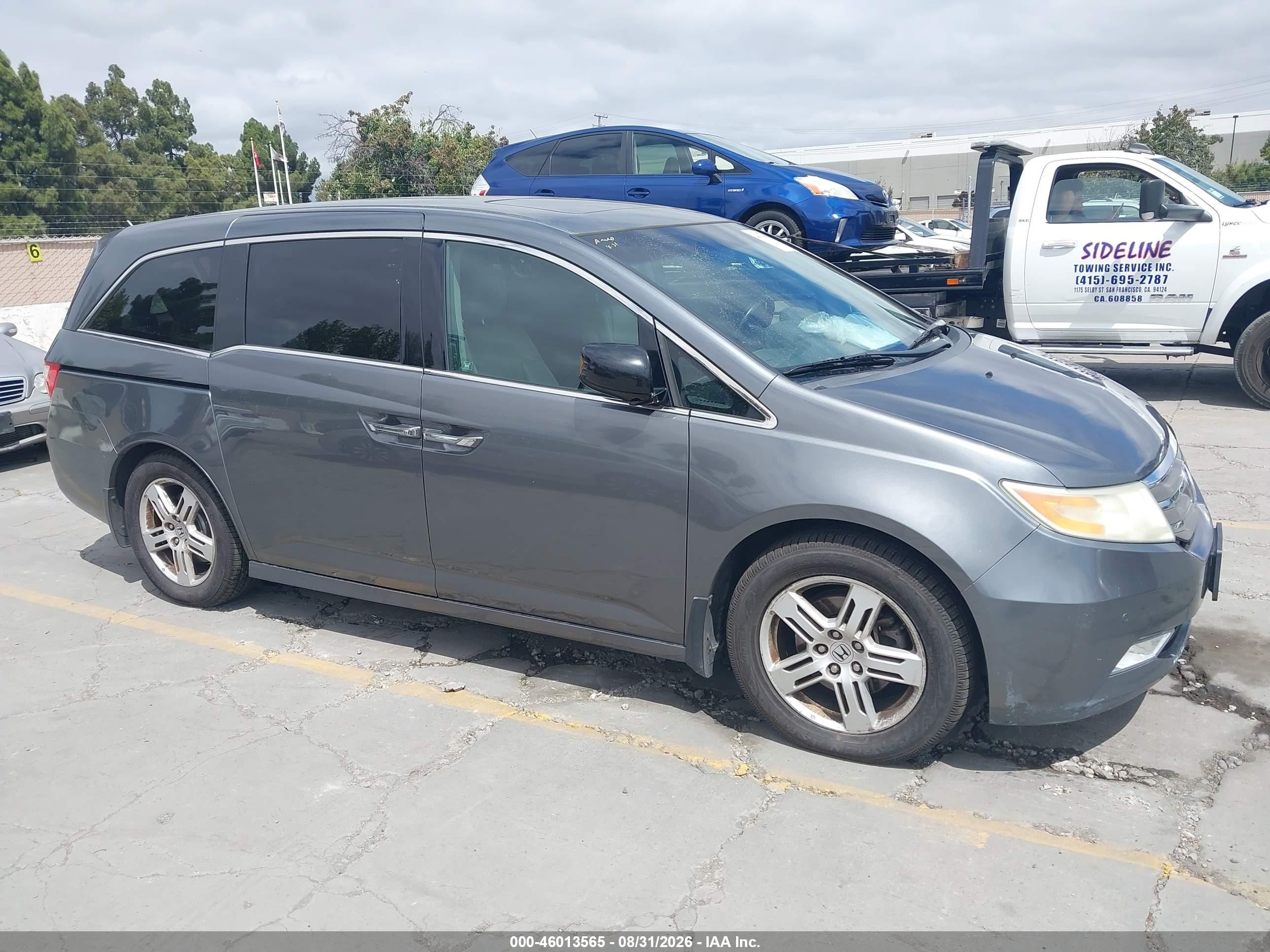 2011 Honda Odyssey Touring/touring Elite Gray vin: 5FNRL5H93BB055643