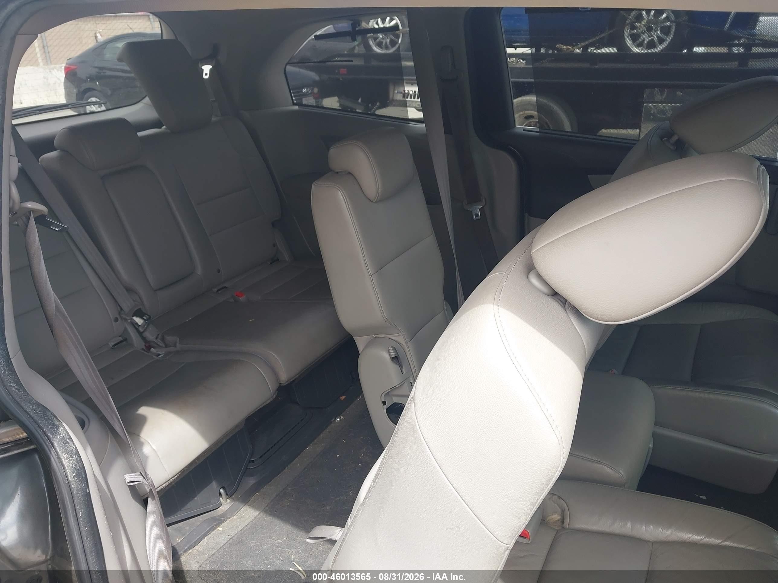 2011 Honda Odyssey Touring/touring Elite Gray vin: 5FNRL5H93BB055643