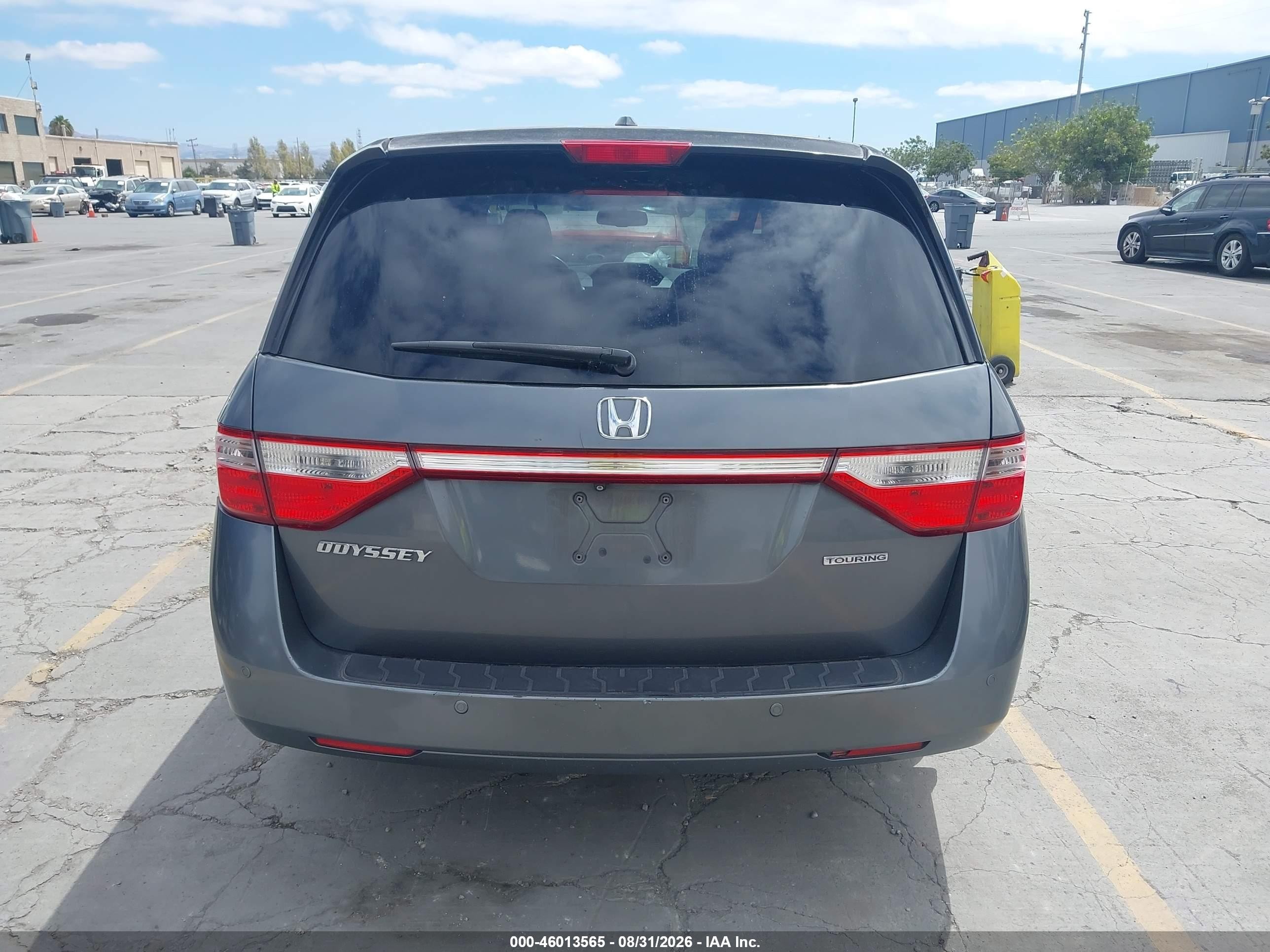 2011 Honda Odyssey Touring/touring Elite Gray vin: 5FNRL5H93BB055643