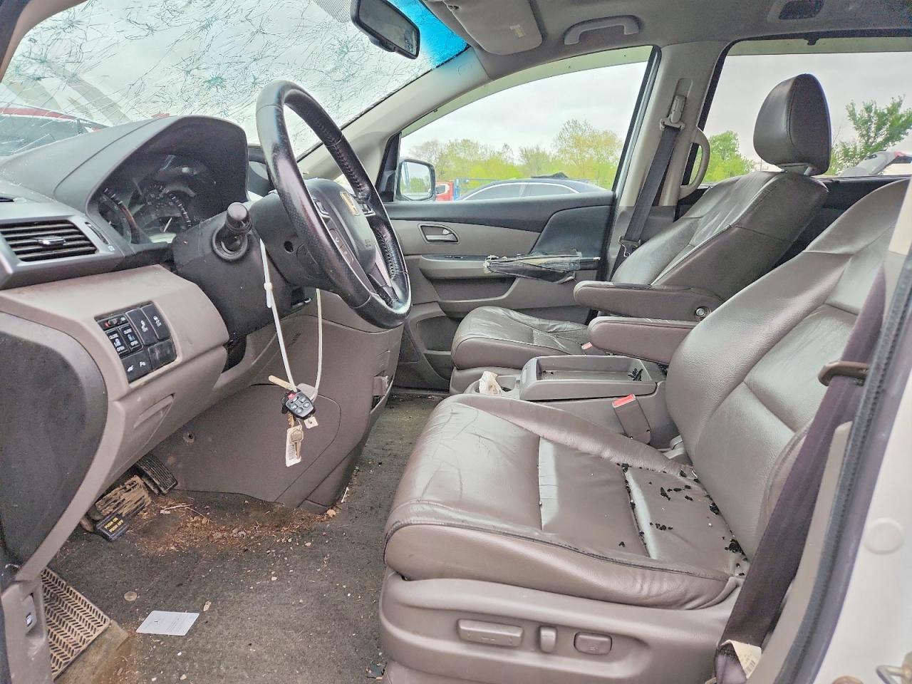 2011 Honda Odyssey Touring Белый vin: 5FNRL5H93BB063712