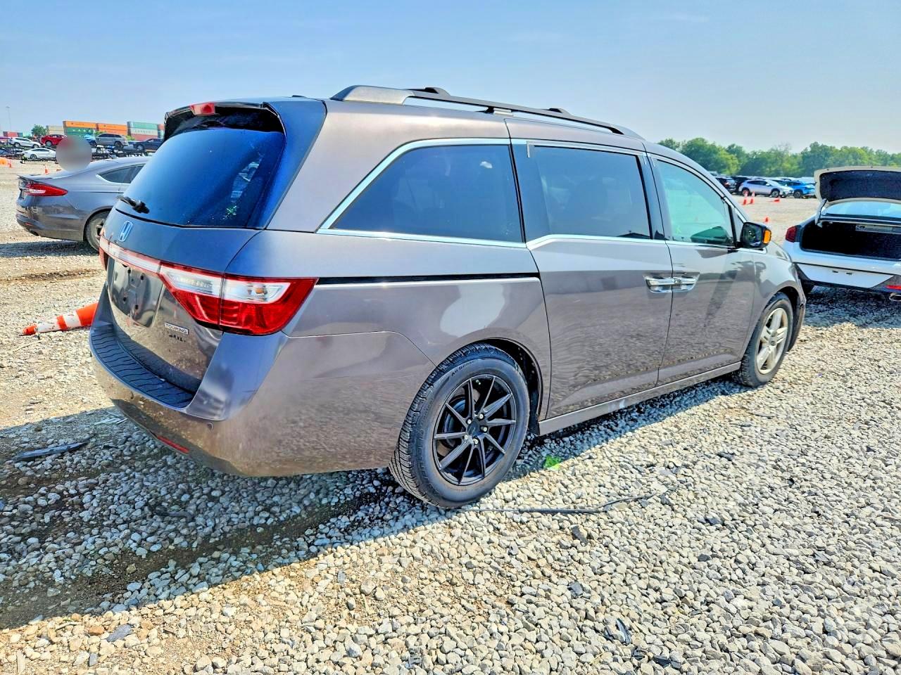 2011 Honda Odyssey Touring Gray vin: 5FNRL5H93BB064570