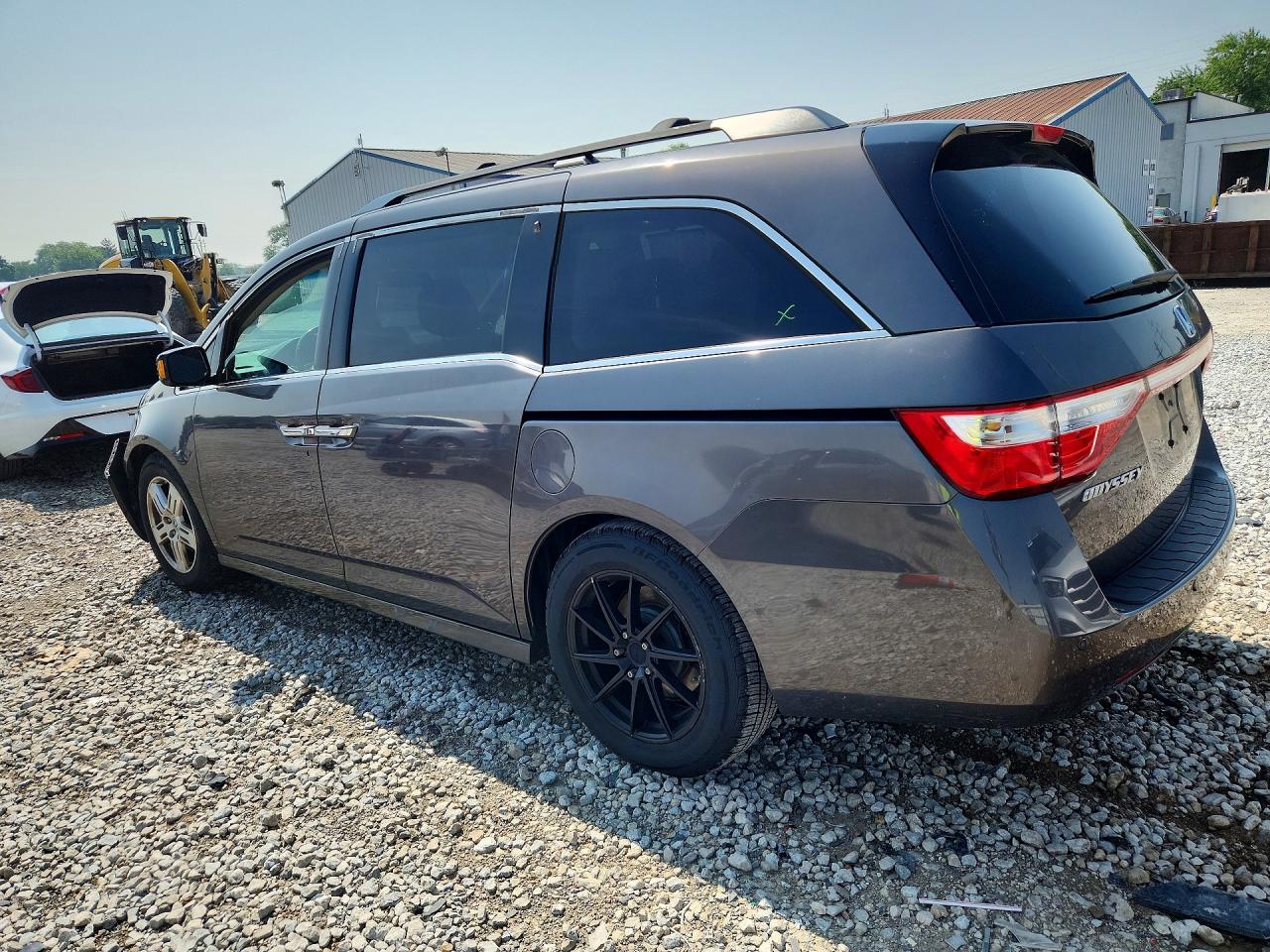 2011 Honda Odyssey Touring Gray vin: 5FNRL5H93BB064570