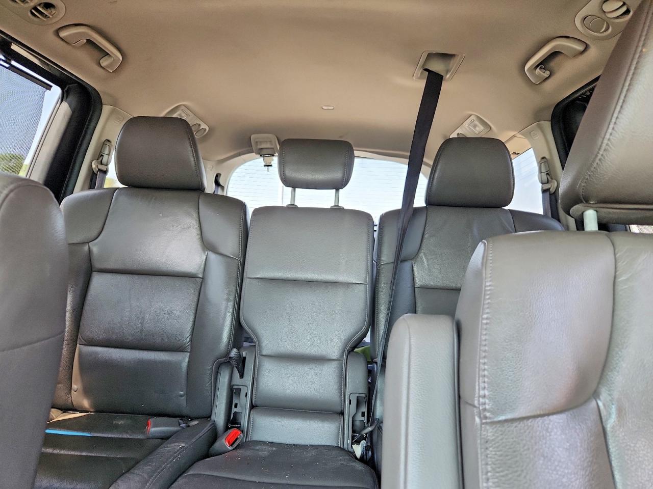 2011 Honda Odyssey Touring Gray vin: 5FNRL5H93BB064570