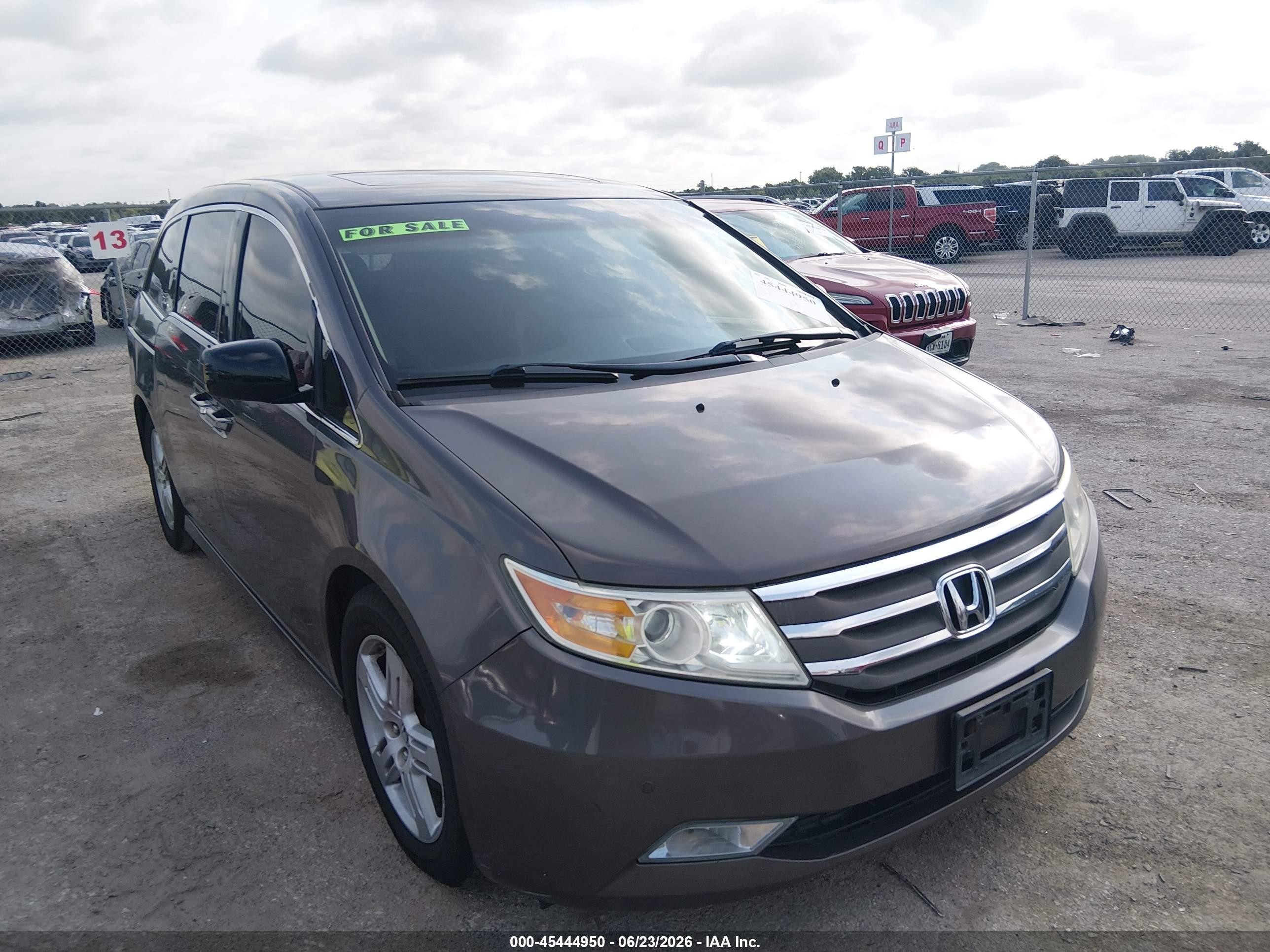 2011 Honda Odyssey Touring/touring Elite Gray vin: 5FNRL5H93BB072636