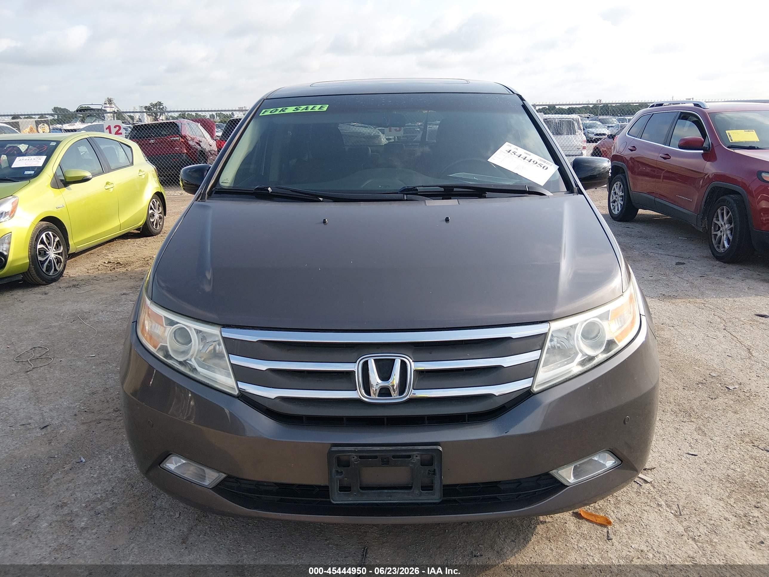 2011 Honda Odyssey Touring/touring Elite Gray vin: 5FNRL5H93BB072636