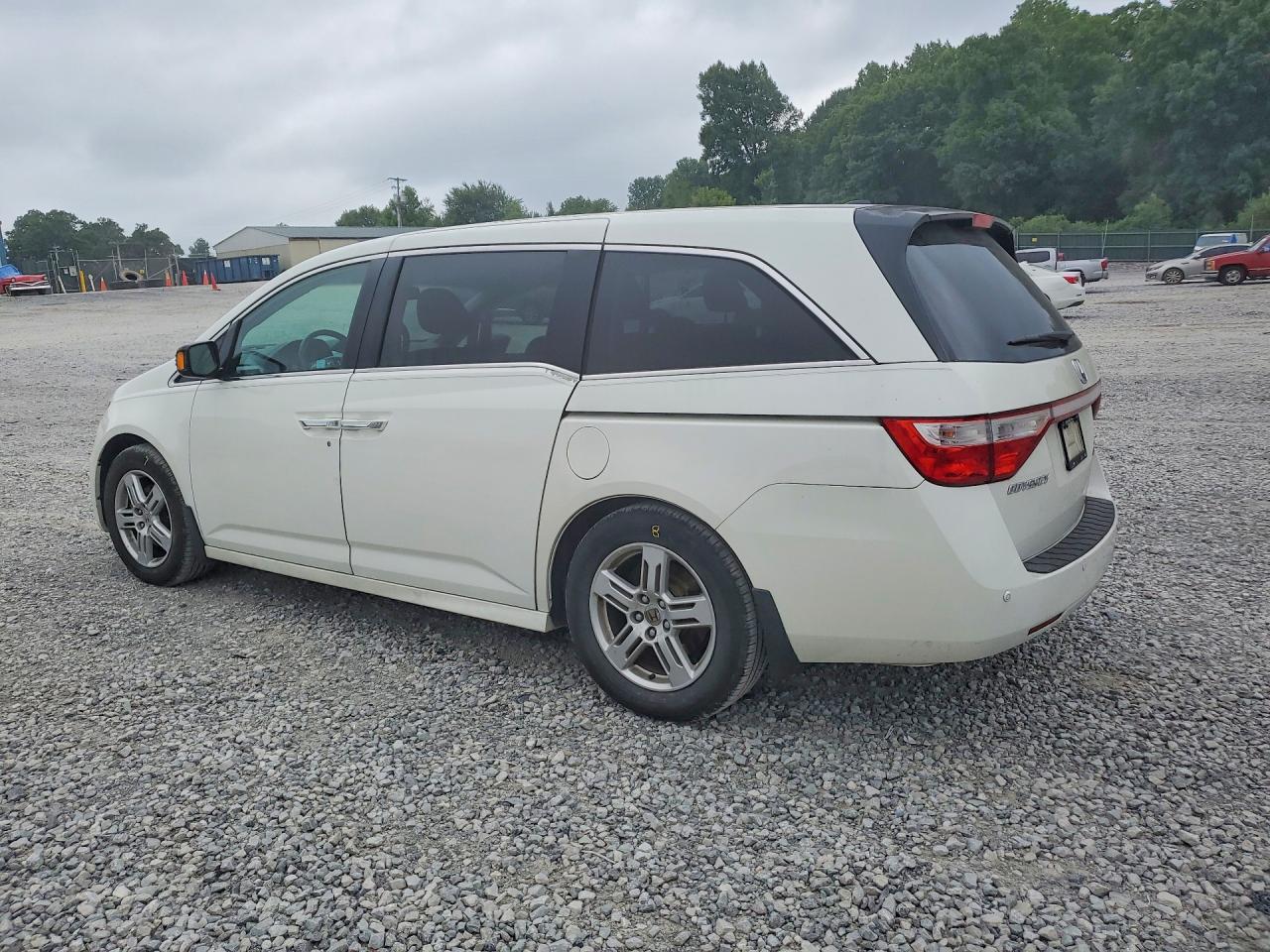 2012 Honda Odyssey Touring White vin: 5FNRL5H93CB053389