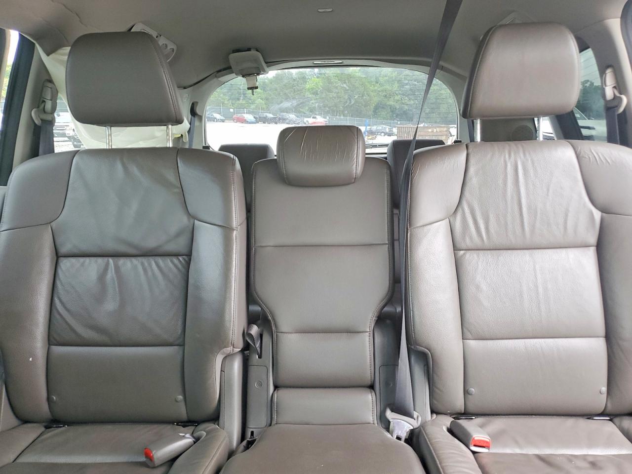 2012 Honda Odyssey Touring White vin: 5FNRL5H93CB053389