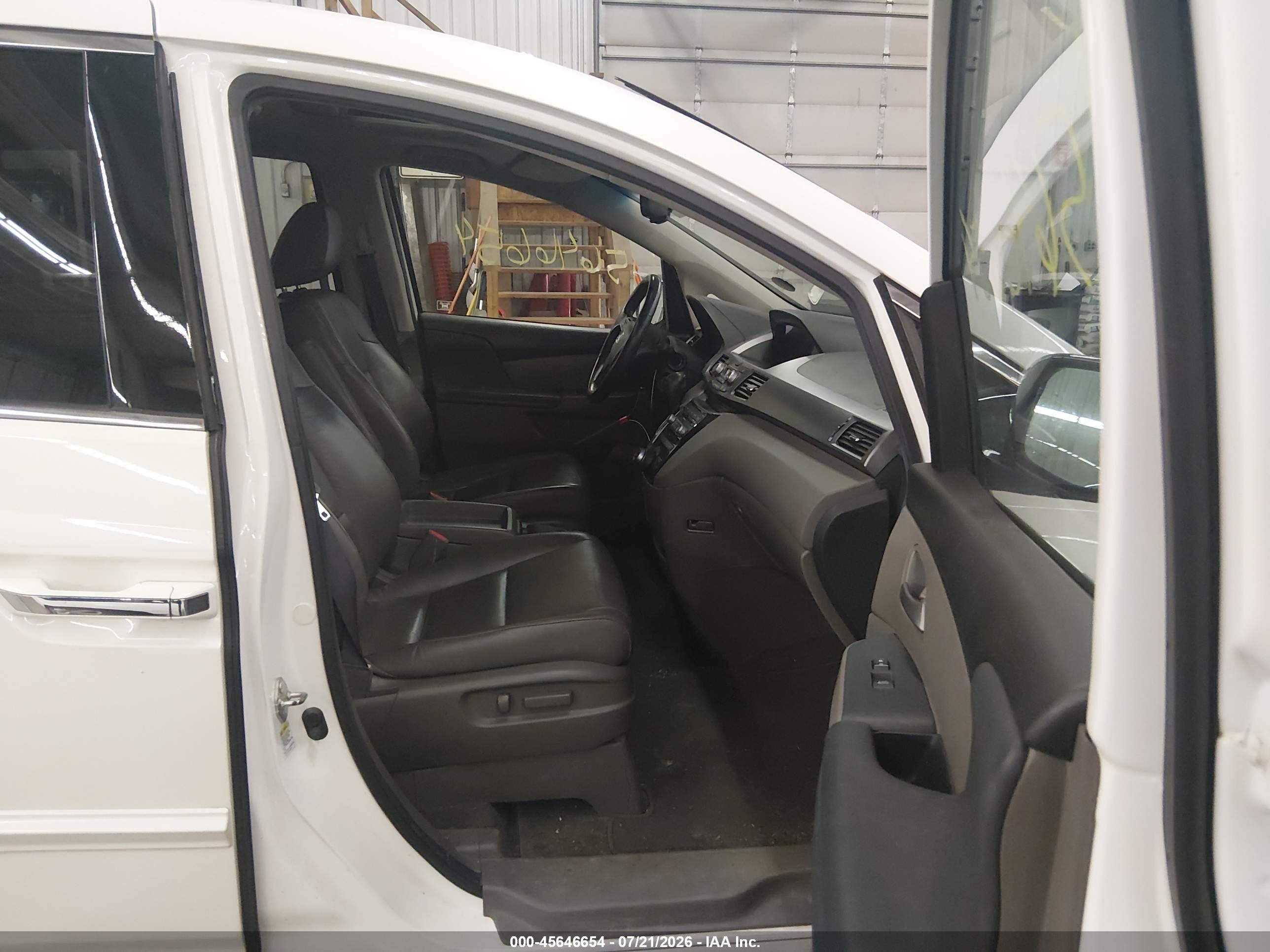 2012 Honda Odyssey Touring/touring Elite White vin: 5FNRL5H93CB071584