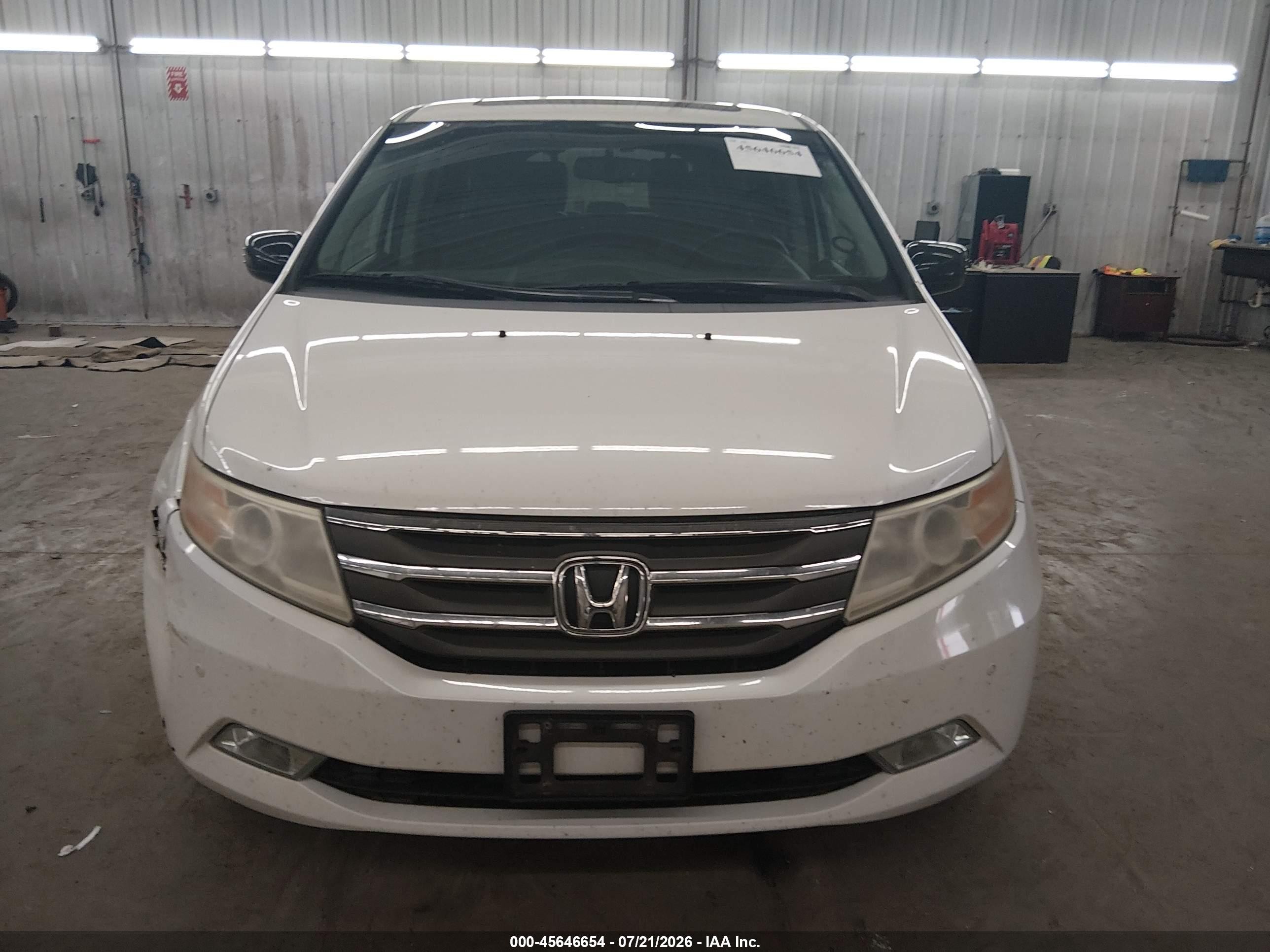 2012 Honda Odyssey Touring/touring Elite White vin: 5FNRL5H93CB071584
