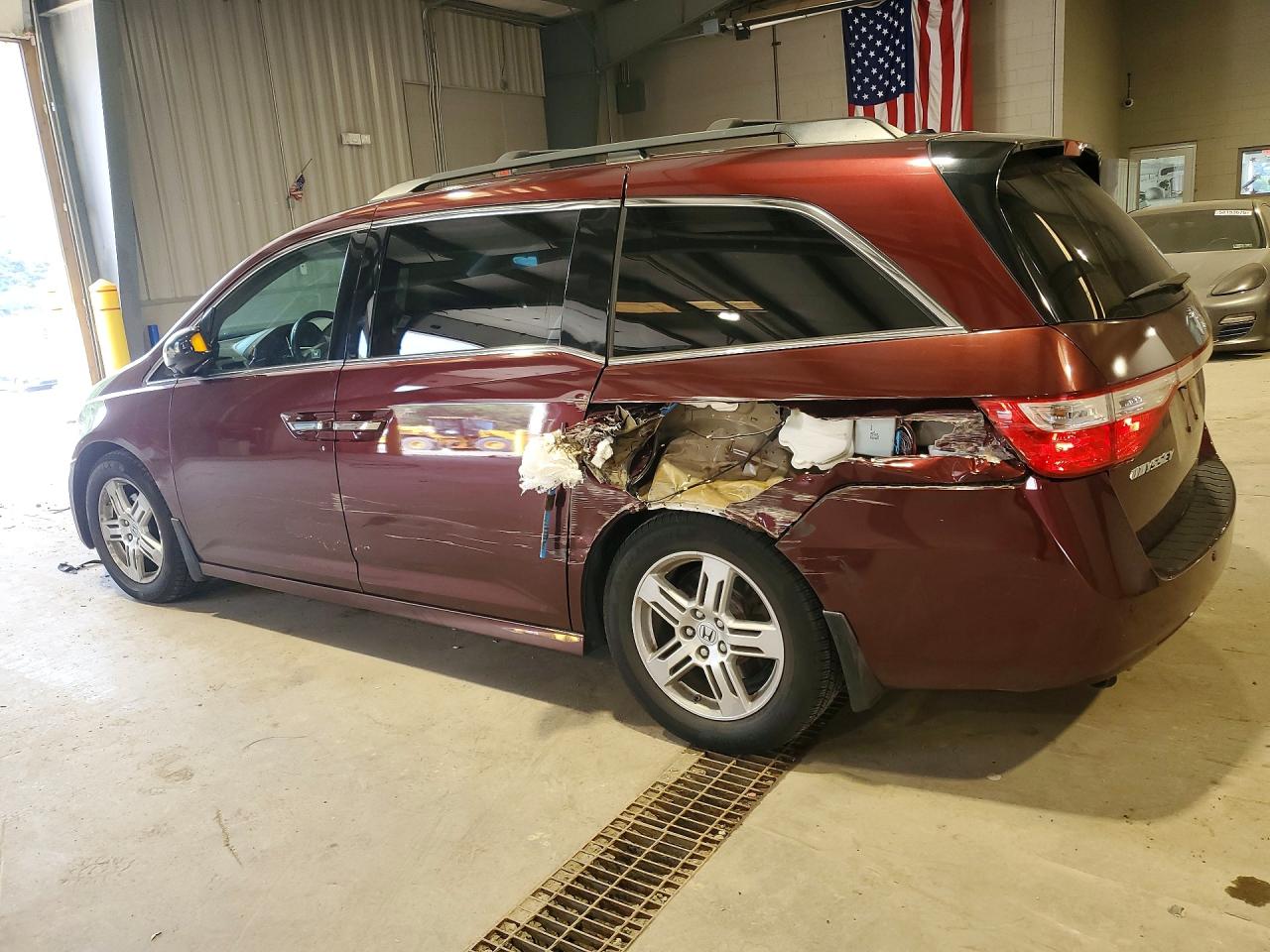 2012 Honda Odyssey Touring Maroon vin: 5FNRL5H93CB085453