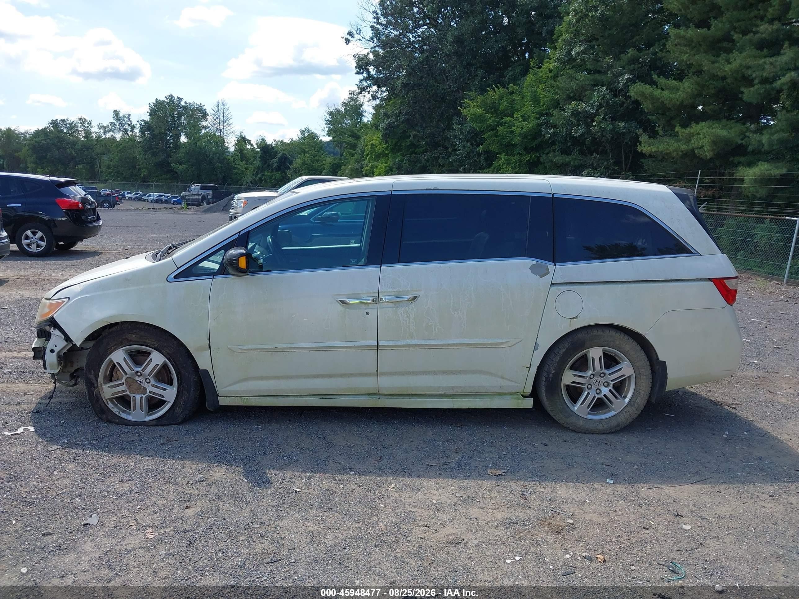 2012 Honda Odyssey Touring/touring Elite White vin: 5FNRL5H93CB118953