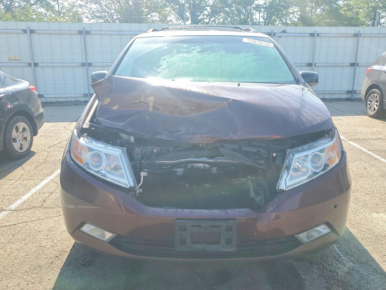 2012 Honda Odyssey Touring Burgundy vin: 5FNRL5H93CB139740
