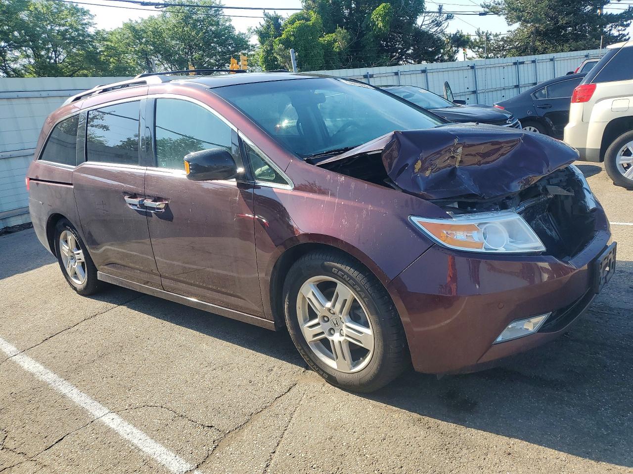 2012 Honda Odyssey Touring Burgundy vin: 5FNRL5H93CB139740
