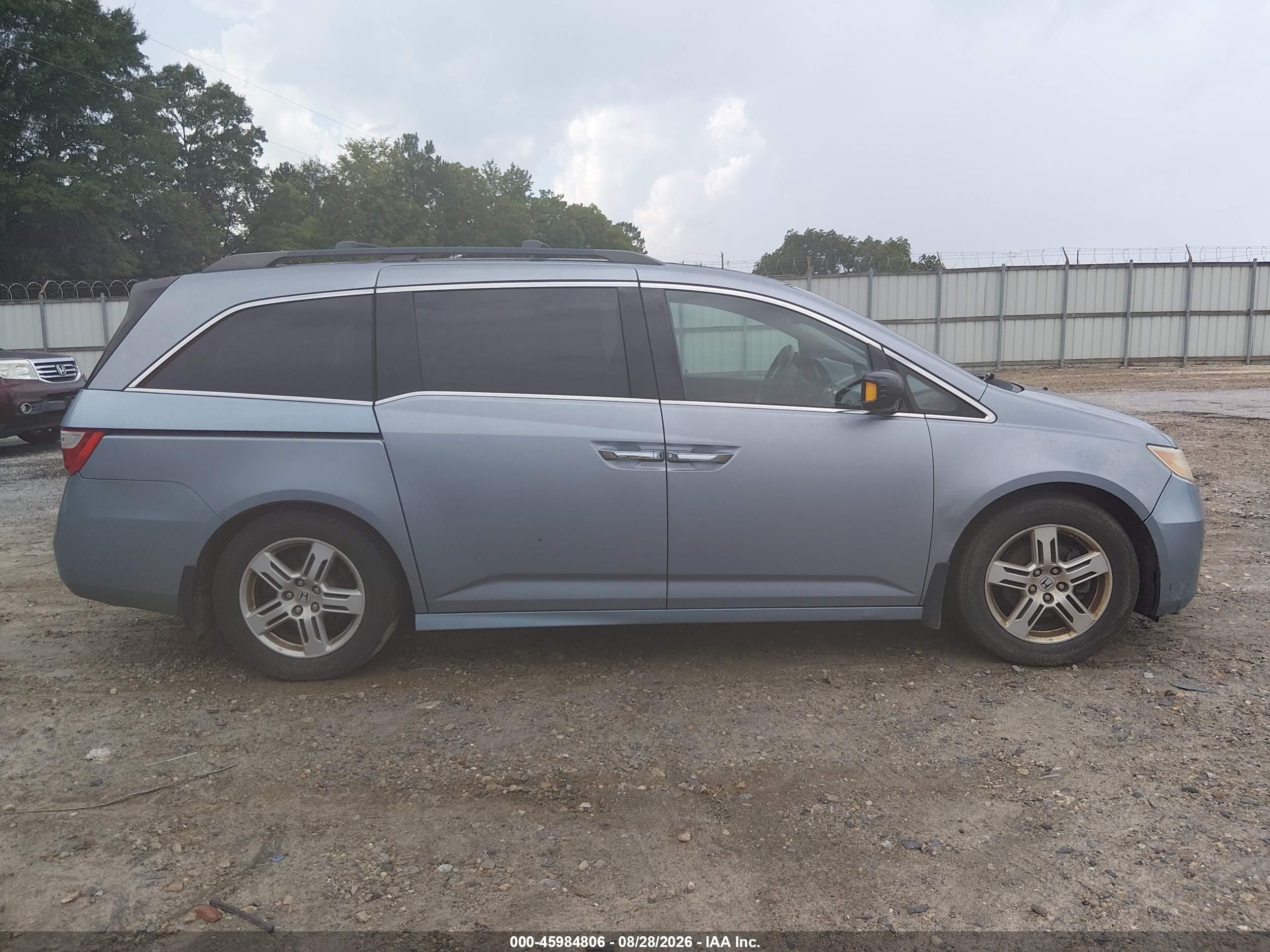 2013 Honda Odyssey Touring/touring Elite Blue vin: 5FNRL5H93DB026033