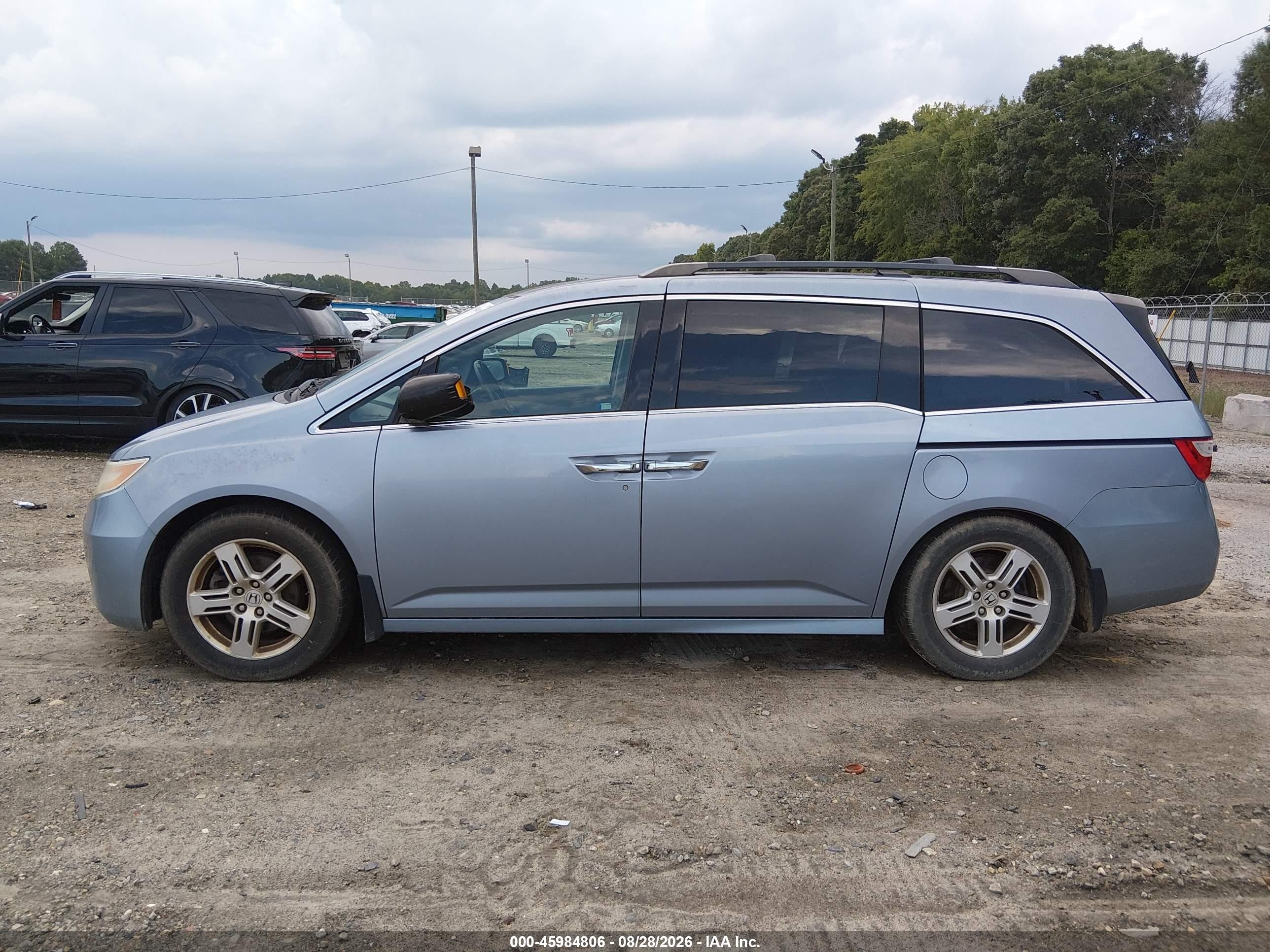 2013 Honda Odyssey Touring/touring Elite Blue vin: 5FNRL5H93DB026033