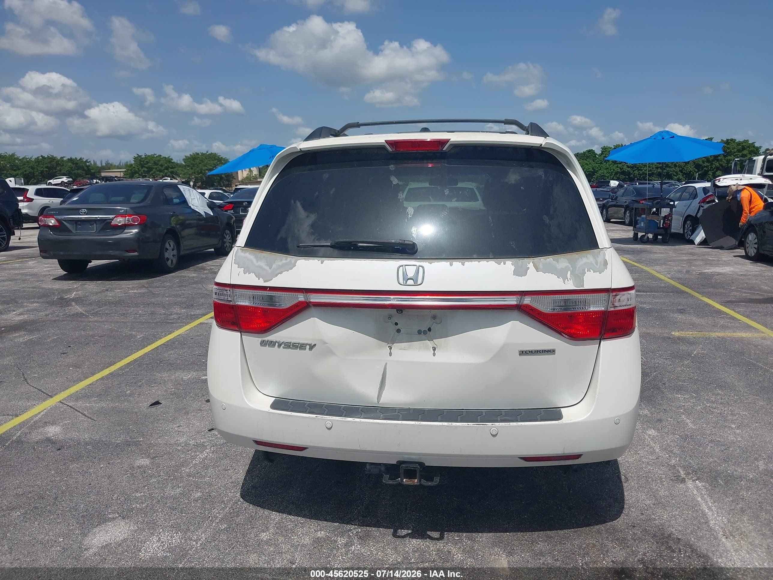 2013 Honda Odyssey Touring/touring Elite White vin: 5FNRL5H93DB081792