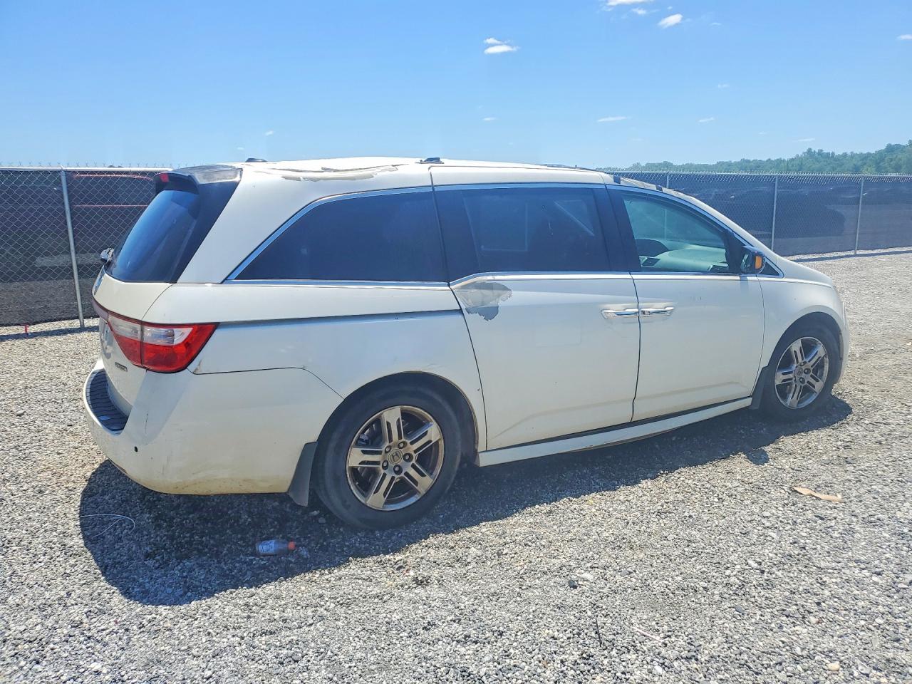 2013 Honda Odyssey Touring/touring Elite White vin: 5FNRL5H93DB088189