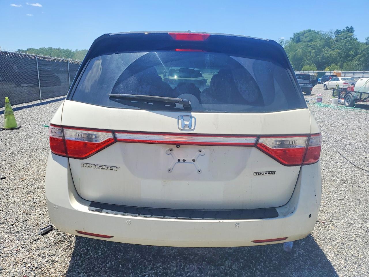 2013 Honda Odyssey Touring/touring Elite White vin: 5FNRL5H93DB088189