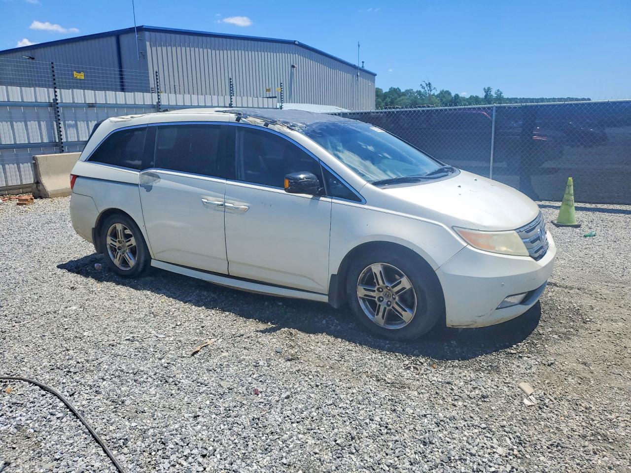 2013 Honda Odyssey Touring/touring Elite White vin: 5FNRL5H93DB088189