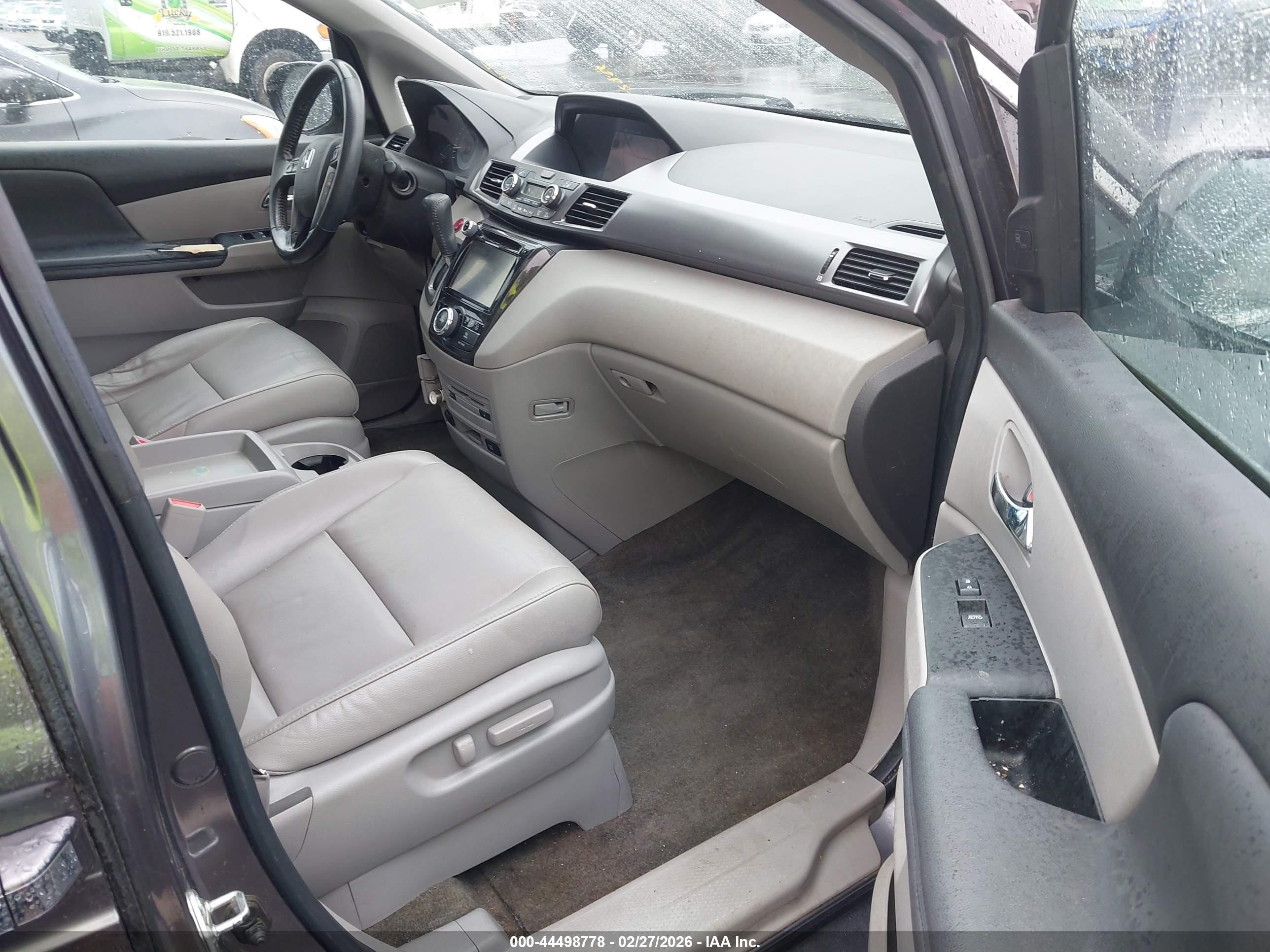 2014 Honda Odyssey Touring/touring Elite Gray vin: 5FNRL5H93EB001117