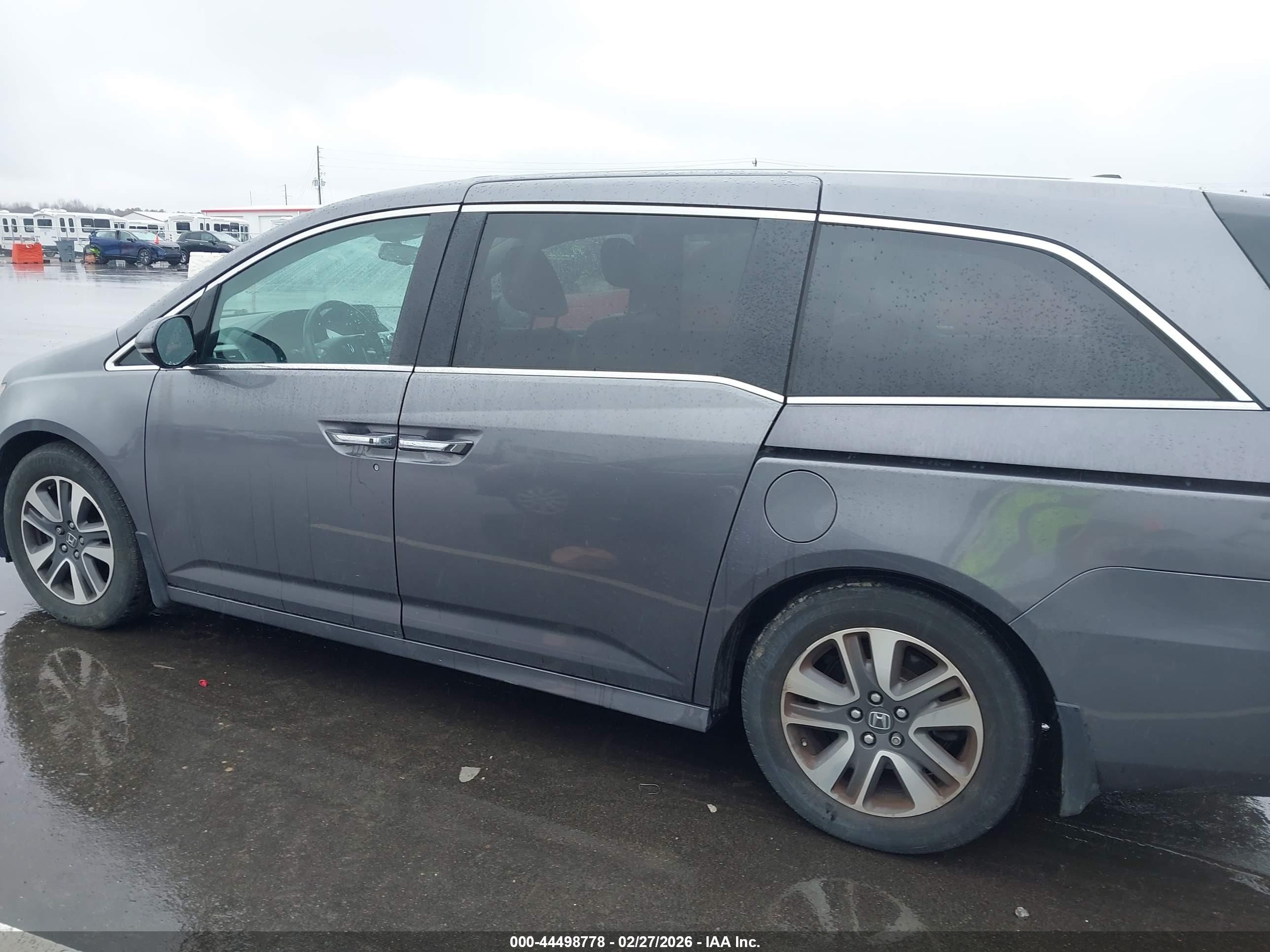 2014 Honda Odyssey Touring/touring Elite Gray vin: 5FNRL5H93EB001117