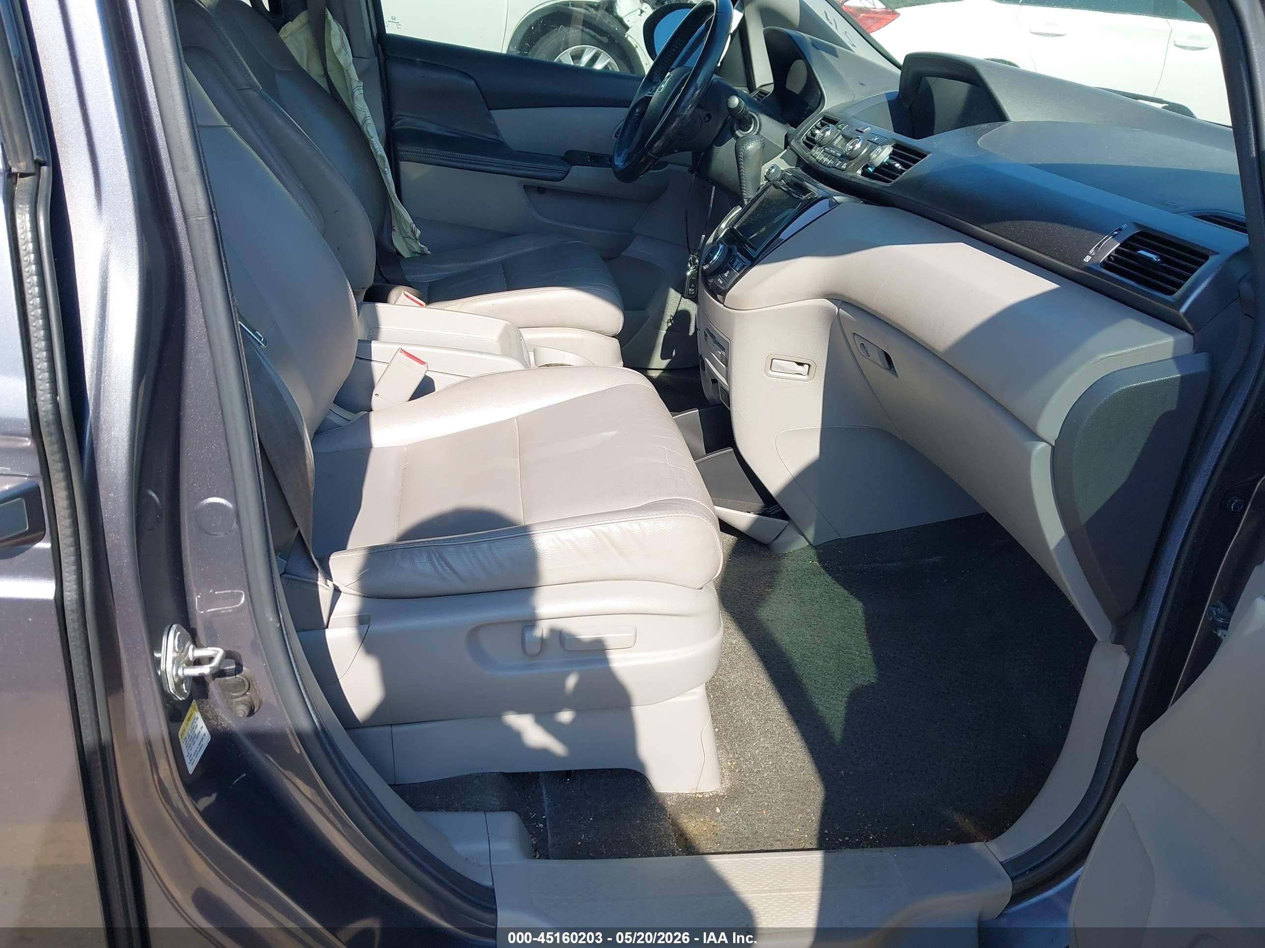 2014 Honda Odyssey Touring/touring Elite Gray vin: 5FNRL5H93EB009895