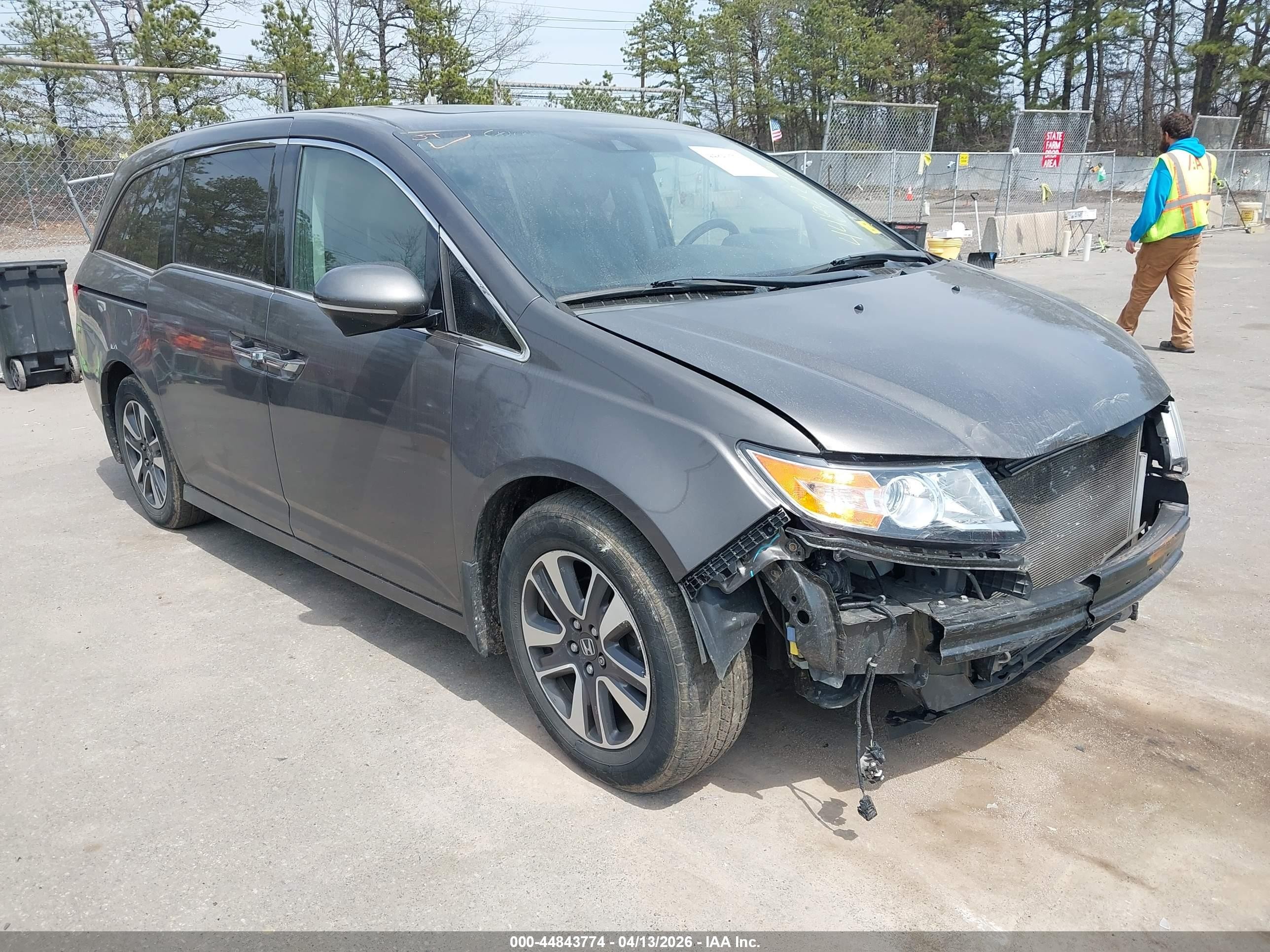2014 Honda Odyssey Touring/touring Elite Gray vin: 5FNRL5H93EB010724