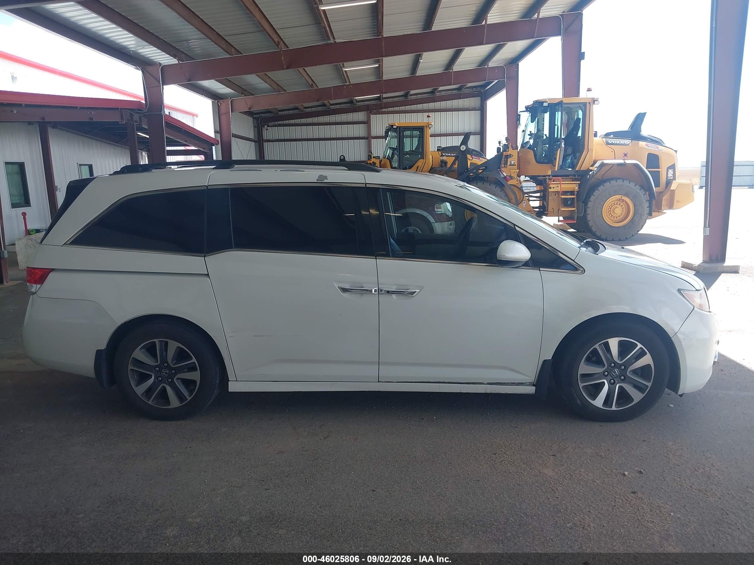 2014 Honda Odyssey Touring/touring Elite White vin: 5FNRL5H93EB026261