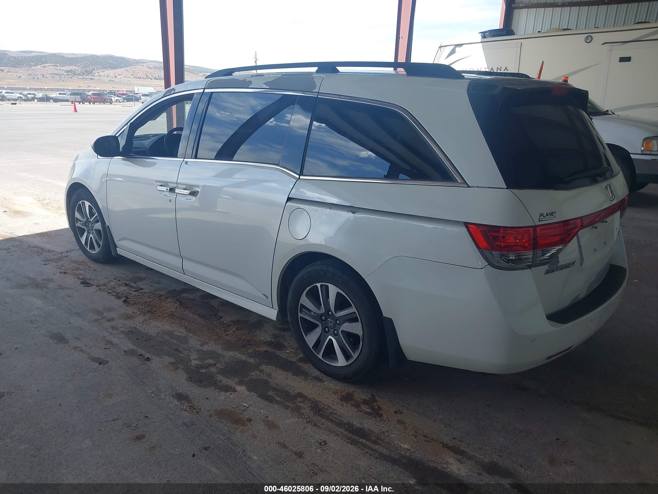 2014 Honda Odyssey Touring/touring Elite White vin: 5FNRL5H93EB026261