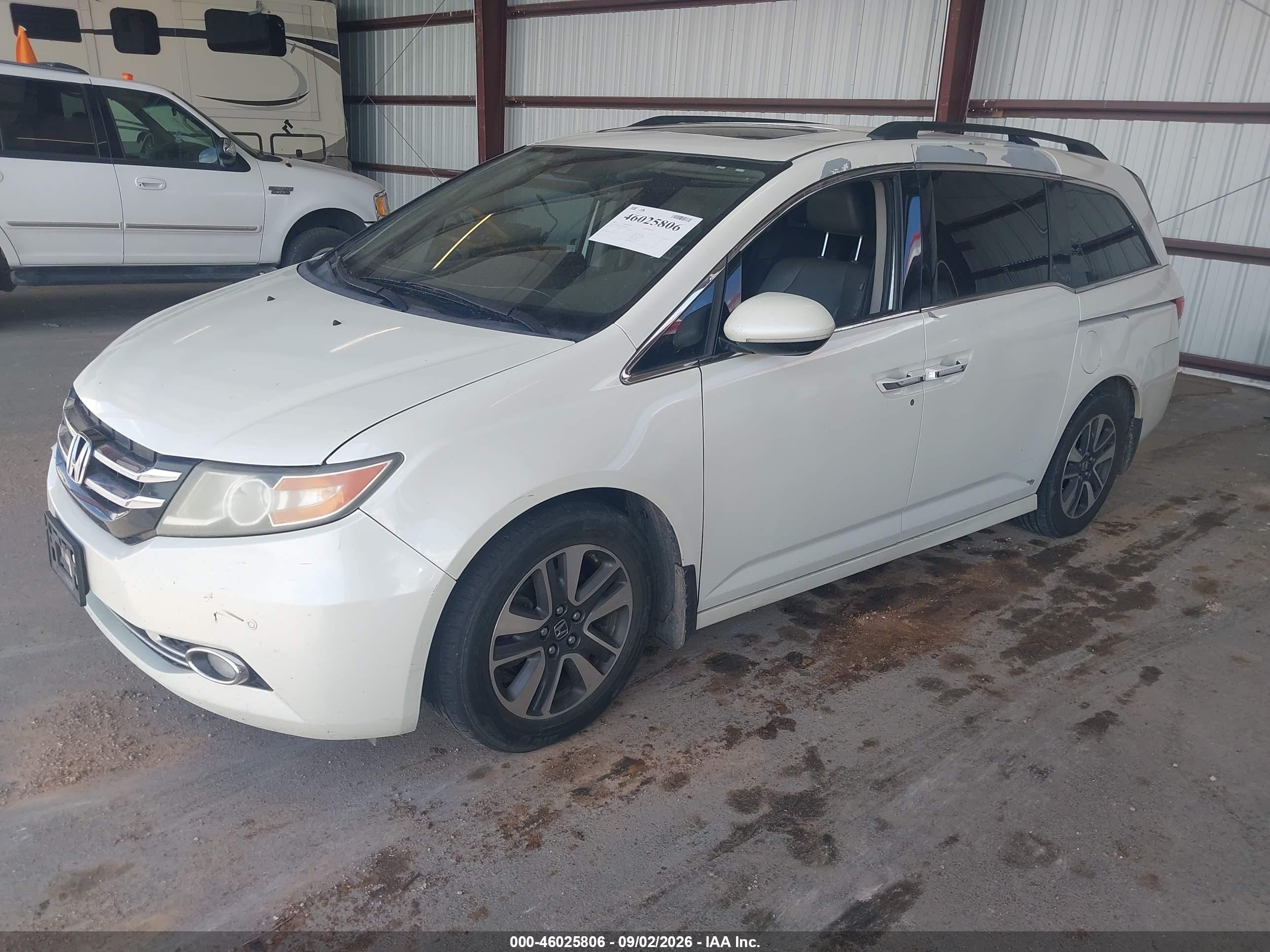 2014 Honda Odyssey Touring/touring Elite White vin: 5FNRL5H93EB026261