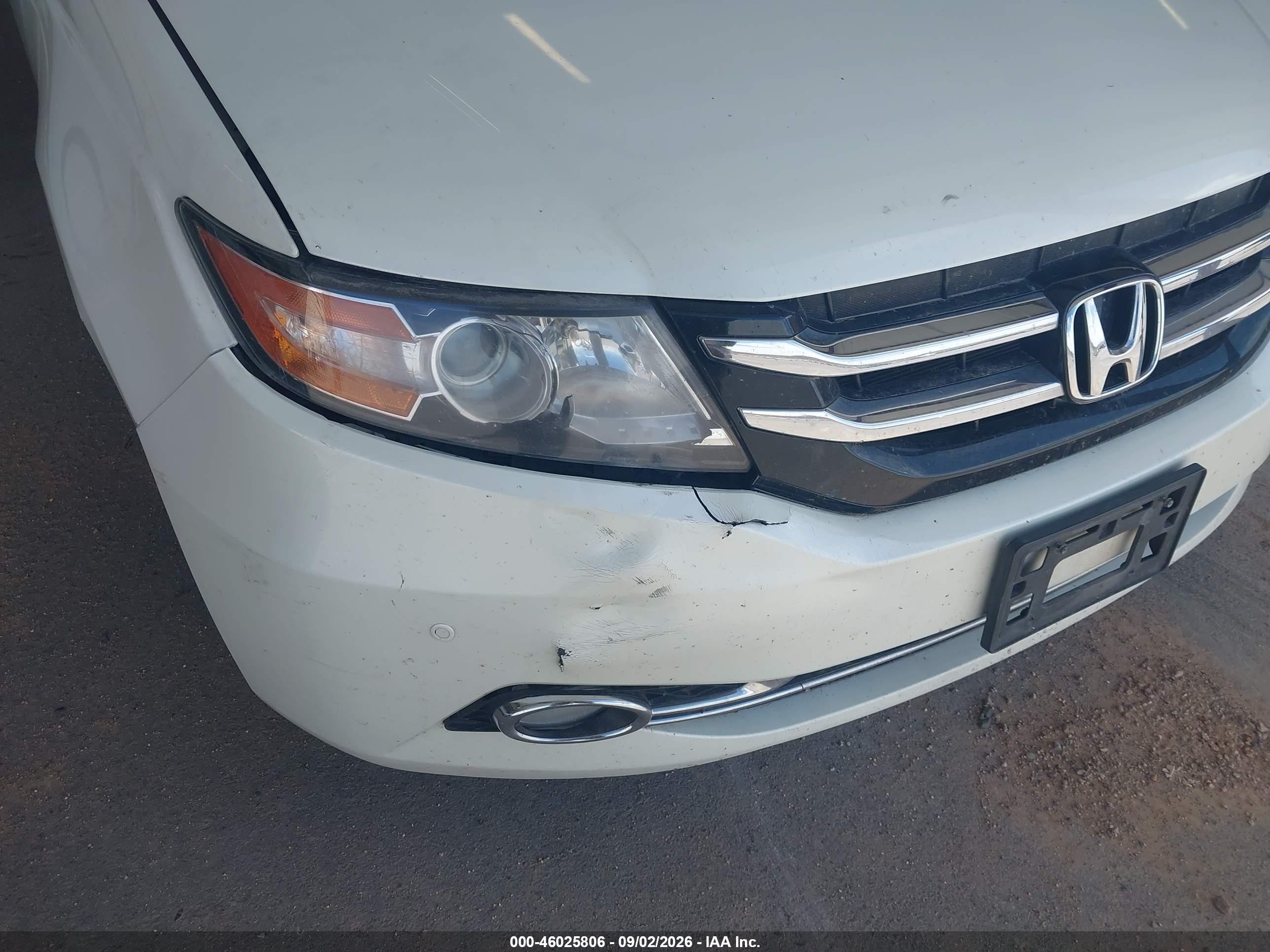 2014 Honda Odyssey Touring/touring Elite White vin: 5FNRL5H93EB026261